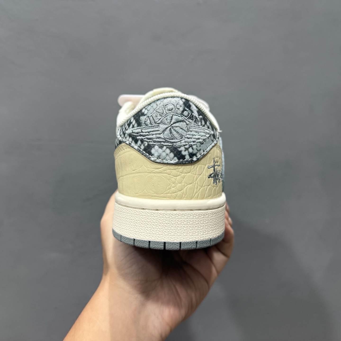 280 Stussy x Air Jordan 1 Low 灰黄蛇纹 XS7089-621-Chinese UA Cheap High Quatity Brand Clothes Bags handbags Sneakers wholesale wholesaler seller from China Factory suppliers Fashion Clothing Shoes best Quality Beautiful Price 280 Stussy x Air Jordan 1 Low 灰黄蛇纹 XS7089-621