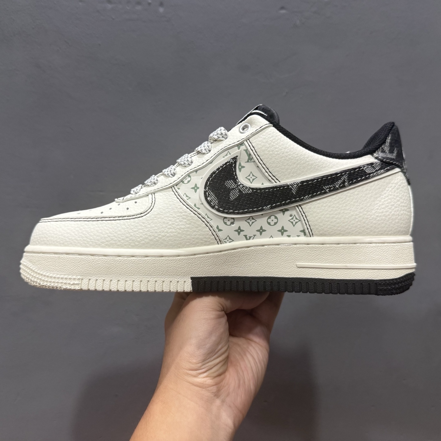 ¥260 Nike Air Force 1'07 Low LV联名 双拼黑牛仔 空军一号低帮休闲板鞋 YX5066-341-Chinese UA Cheap High Quatity Brand Clothes Bags handbags Sneakers wholesale wholesaler seller from China Factory suppliers Fashion Clothing Shoes best Quality Beautiful Price ¥260 Nike Air Force 1'07 Low LV联名 双拼黑牛仔 空军一号低帮休闲板鞋 YX5066-341