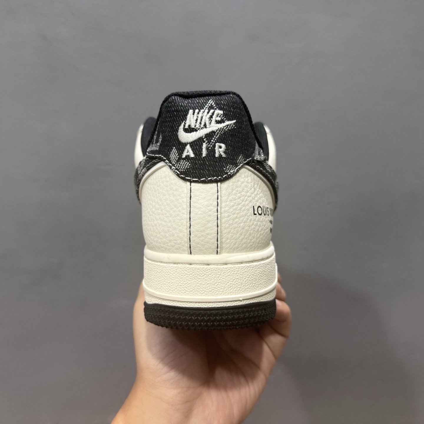 ¥260 Nike Air Force 1'07 Low LV联名 双拼黑牛仔 空军一号低帮休闲板鞋 YX5066-341-Chinese UA Cheap High Quatity Brand Clothes Bags handbags Sneakers wholesale wholesaler seller from China Factory suppliers Fashion Clothing Shoes best Quality Beautiful Price ¥260 Nike Air Force 1'07 Low LV联名 双拼黑牛仔 空军一号低帮休闲板鞋 YX5066-341