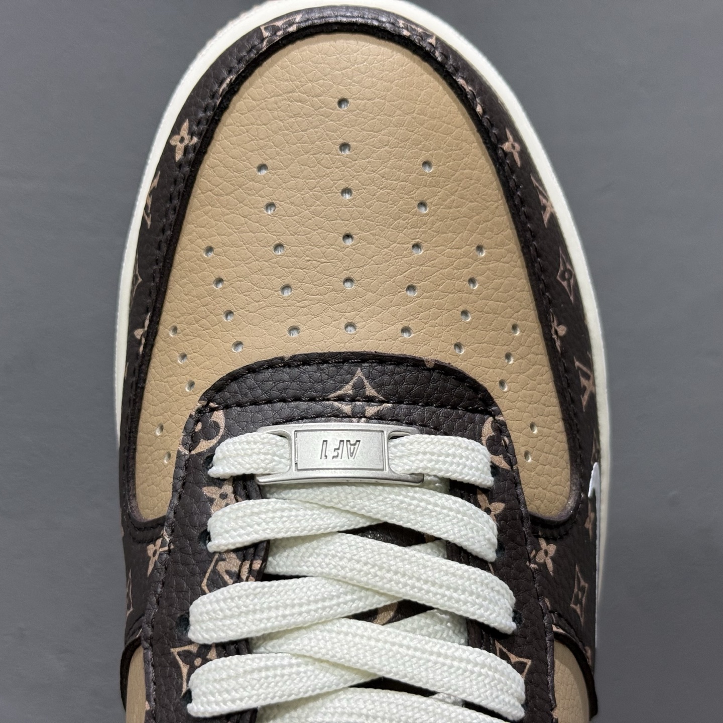 260 独家实拍 Nike Air Force 1‘07 Low 古驰联名 白红绿 空军一号低帮休闲板鞋 LW9279-012-Chinese UA Cheap High Quatity Brand Clothes Bags handbags Sneakers wholesale wholesaler seller from China Factory suppliers Fashion Clothing Shoes best Quality Beautiful Price 260 独家实拍 Nike Air Force 1‘07 Low 古驰联名 白红绿 空军一号低帮休闲板鞋 LW9279-012