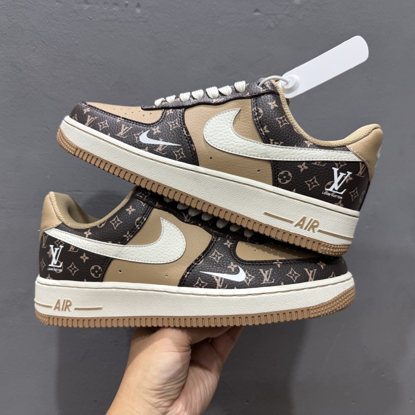 260 独家实拍 Nike Air Force 1‘07 Low 古驰联名 白红绿 空军一号低帮休闲板鞋 LW9279-012-Chinese UA Cheap High Quatity Brand Clothes Bags handbags Sneakers wholesale wholesaler seller from China Factory suppliers Fashion Clothing Shoes best Quality Beautiful Price 260 独家实拍 Nike Air Force 1‘07 Low 古驰联名 白红绿 空军一号低帮休闲板鞋 LW9279-012