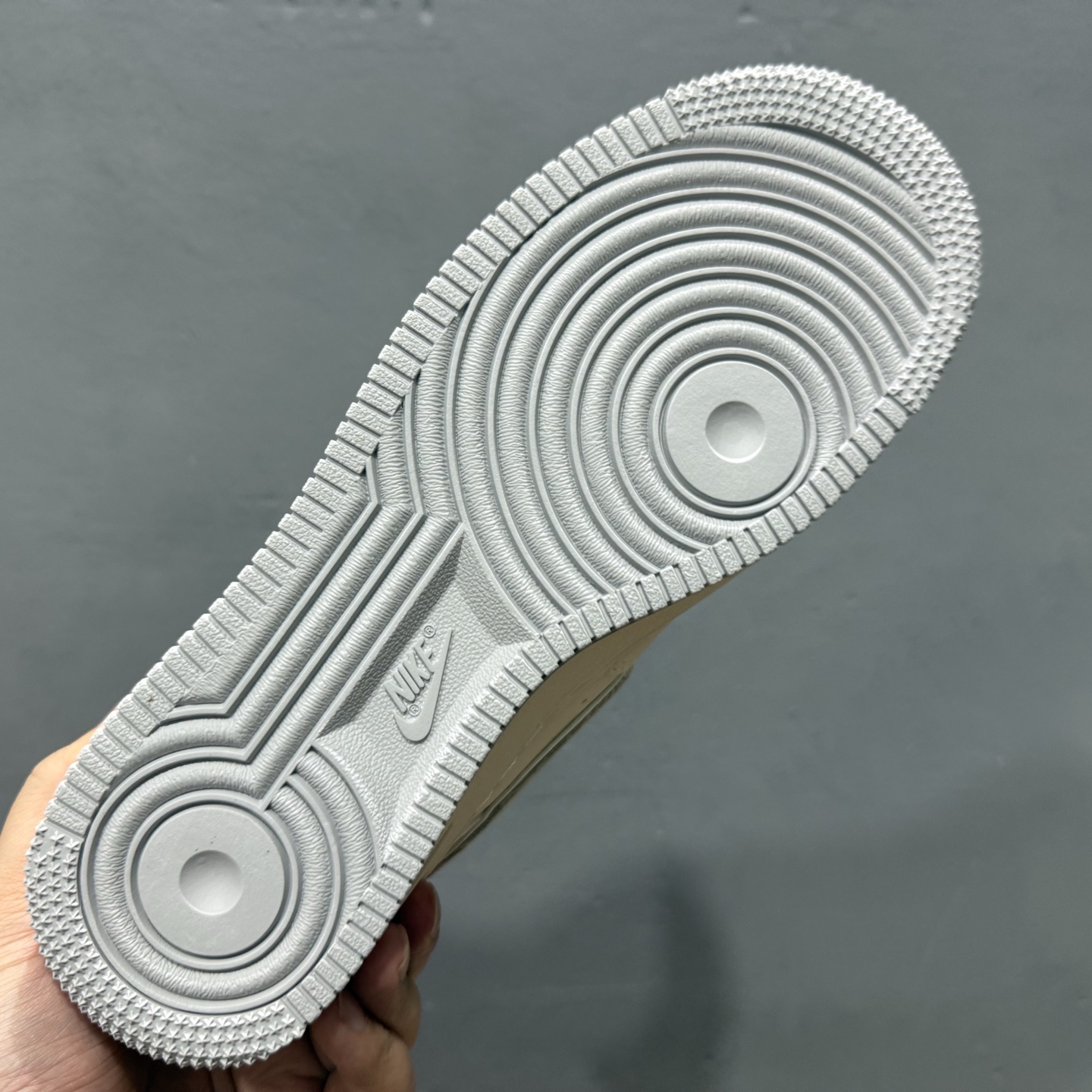 260 NIke Air Force 1 '07 Low “LV联名-米灰牛仔勾”空军一号 低帮 运动鞋 SM6668-103-Chinese UA Cheap High Quatity Brand Clothes Bags handbags Sneakers wholesale wholesaler seller from China Factory suppliers Fashion Clothing Shoes best Quality Beautiful Price 260 NIke Air Force 1 '07 Low “LV联名-米灰牛仔勾”空军一号 低帮 运动鞋 SM6668-103