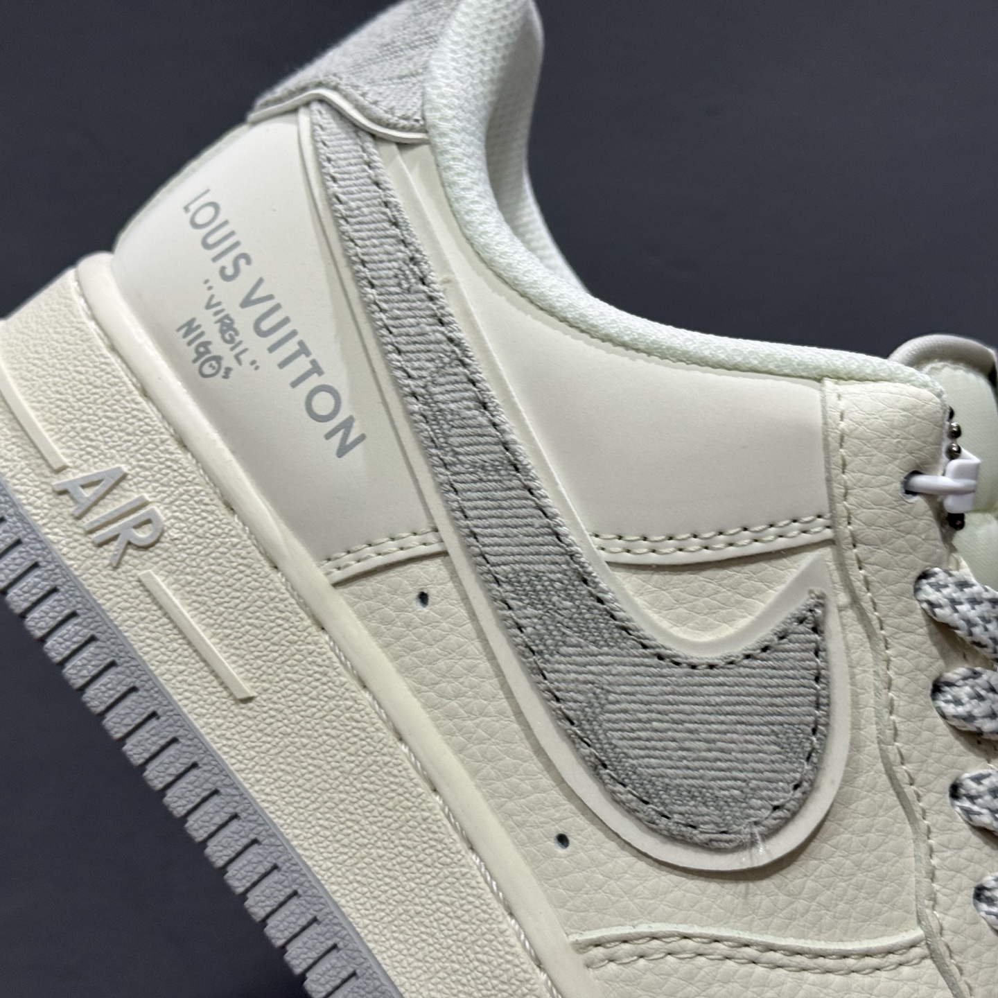 260 NIke Air Force 1 '07 Low “LV联名-米灰牛仔勾”空军一号 低帮 运动鞋 SM6668-103-Chinese UA Cheap High Quatity Brand Clothes Bags handbags Sneakers wholesale wholesaler seller from China Factory suppliers Fashion Clothing Shoes best Quality Beautiful Price 260 NIke Air Force 1 '07 Low “LV联名-米灰牛仔勾”空军一号 低帮 运动鞋 SM6668-103