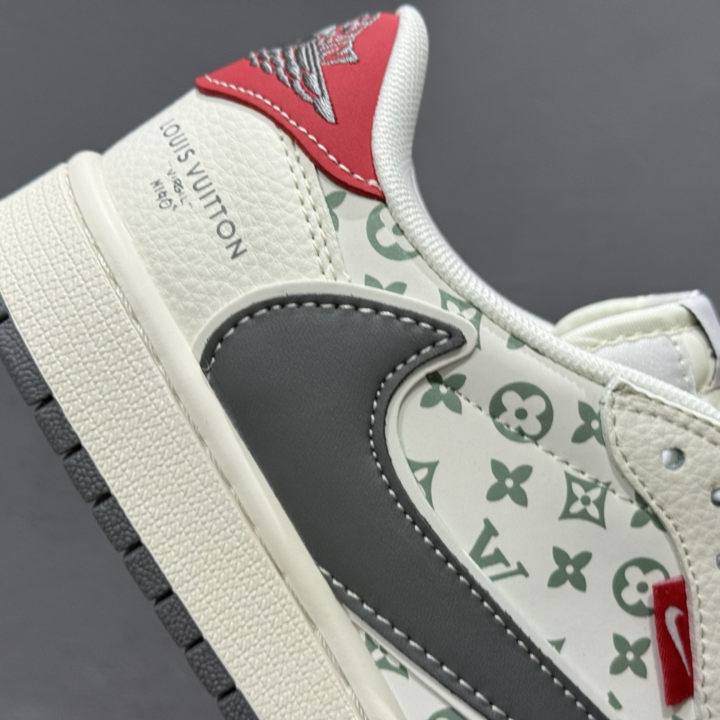 280 XC版Travis Scott x Fragment Design x Air Jordan 1 Low OG SP AJ1 乔1 LV联名 灰红标 低帮文化休闲板鞋 YX5066-336-Chinese UA Cheap High Quatity Brand Clothes Bags handbags Sneakers wholesale wholesaler seller from China Factory suppliers Fashion Clothing Shoes best Quality Beautiful Price 280 XC版Travis Scott x Fragment Design x Air Jordan 1 Low OG SP AJ1 乔1 LV联名 灰红标 低帮文化休闲板鞋 YX5066-336