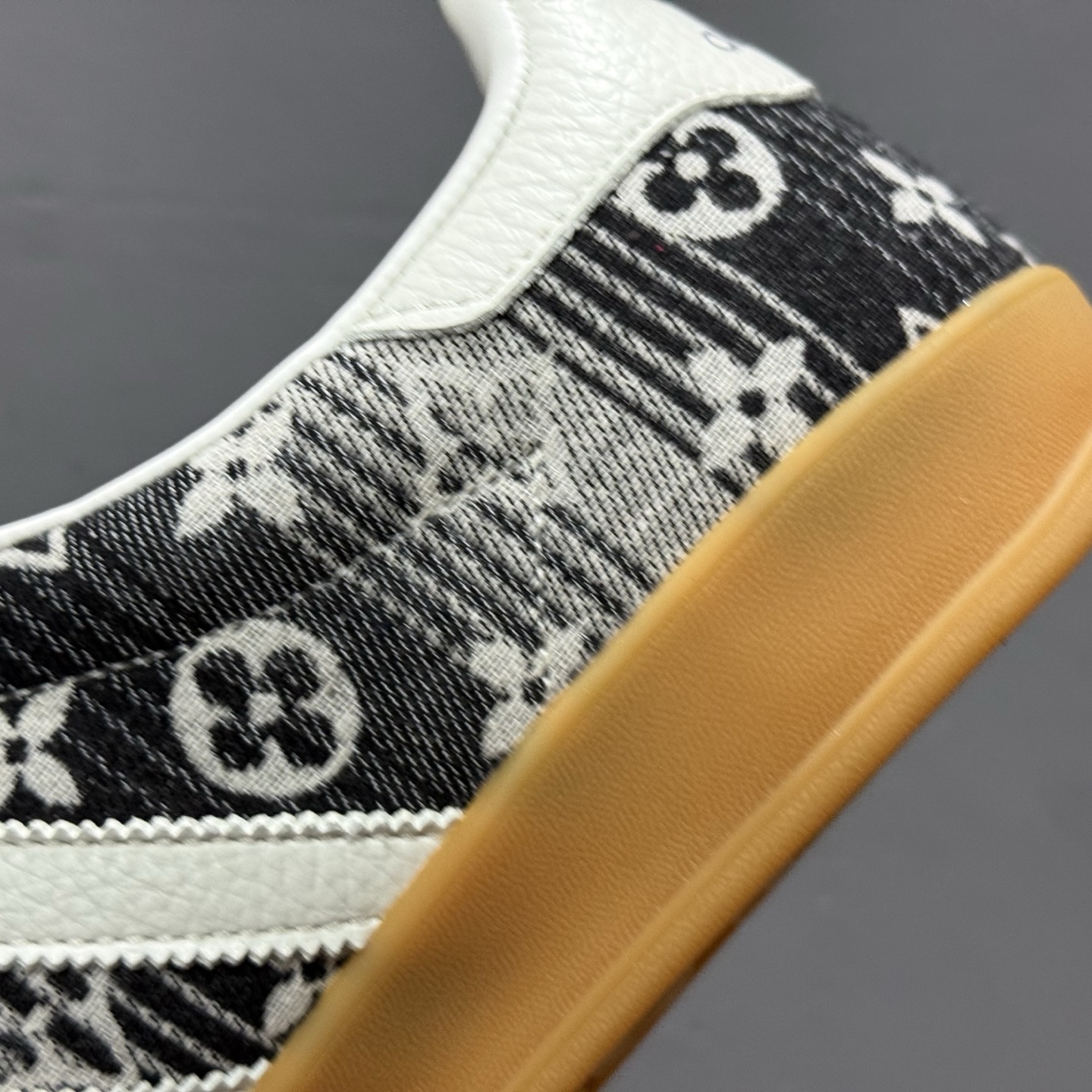 220 SC版AD SAMBA OG x Louis Vuitton 白黑休闲板鞋 SC9207-730