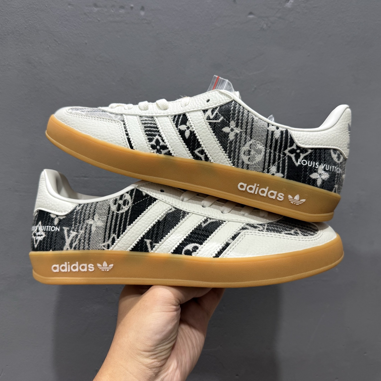 220 SC版AD SAMBA OG x Louis Vuitton 白黑休闲板鞋 SC9207-730
