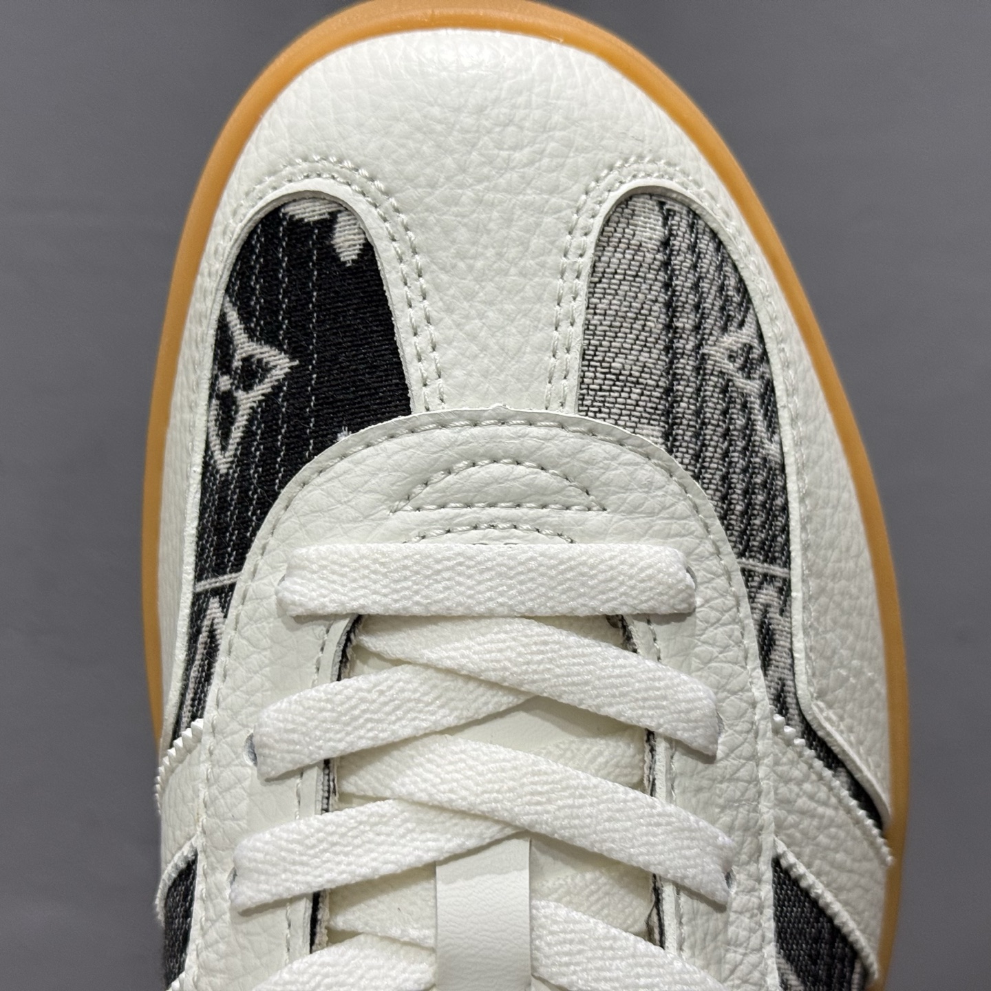 220 SC版AD SAMBA OG x Louis Vuitton 白黑休闲板鞋 SC9207-730