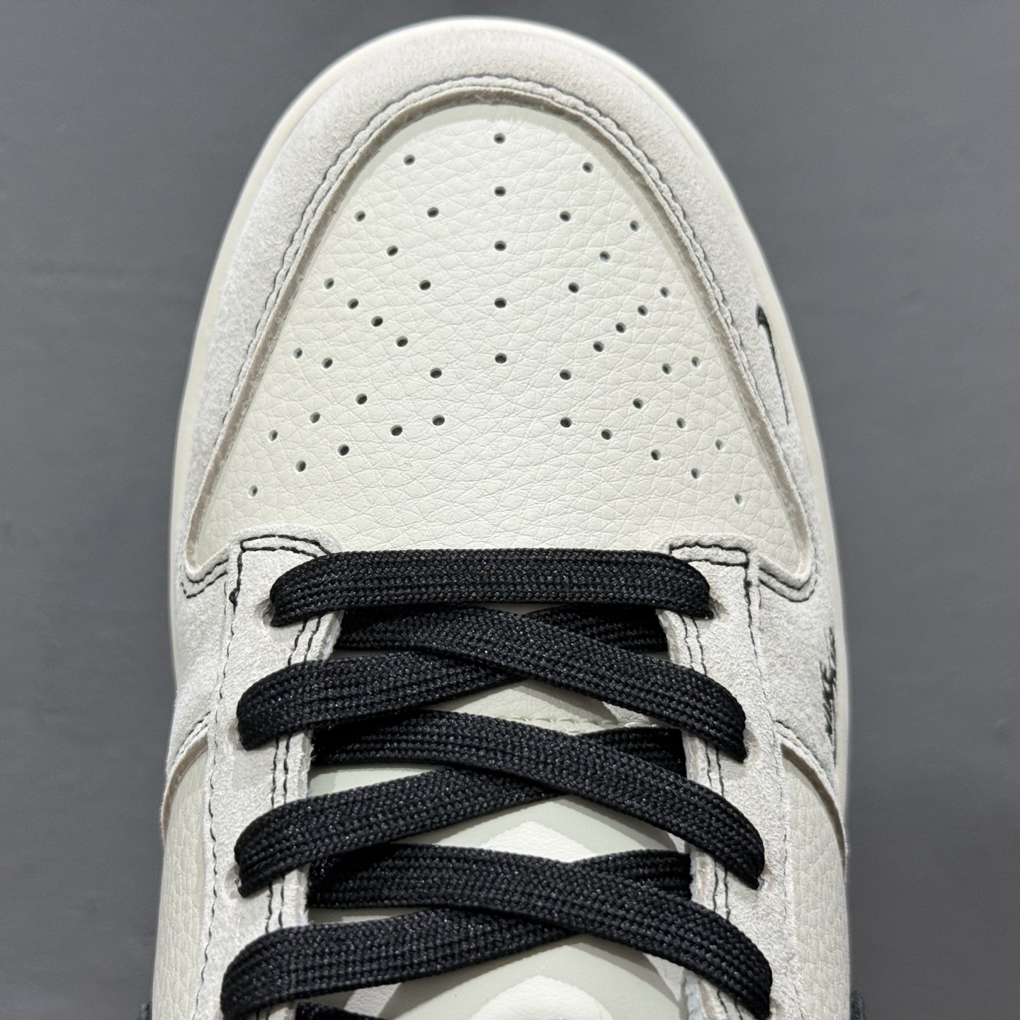 220 Nike SB Dunk Low Supreme联名 MM1089-019-Chinese UA Cheap High Quatity Brand Clothes Bags handbags Sneakers wholesale wholesaler seller from China Factory suppliers Fashion Clothing Shoes best Quality Beautiful Price 220 Nike SB Dunk Low Supreme联名 MM1089-019