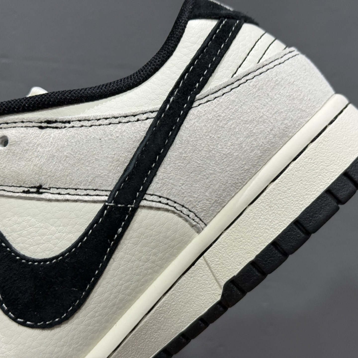 220 Nike SB Dunk Low Supreme联名 MM1089-019-Chinese UA Cheap High Quatity Brand Clothes Bags handbags Sneakers wholesale wholesaler seller from China Factory suppliers Fashion Clothing Shoes best Quality Beautiful Price 220 Nike SB Dunk Low Supreme联名 MM1089-019