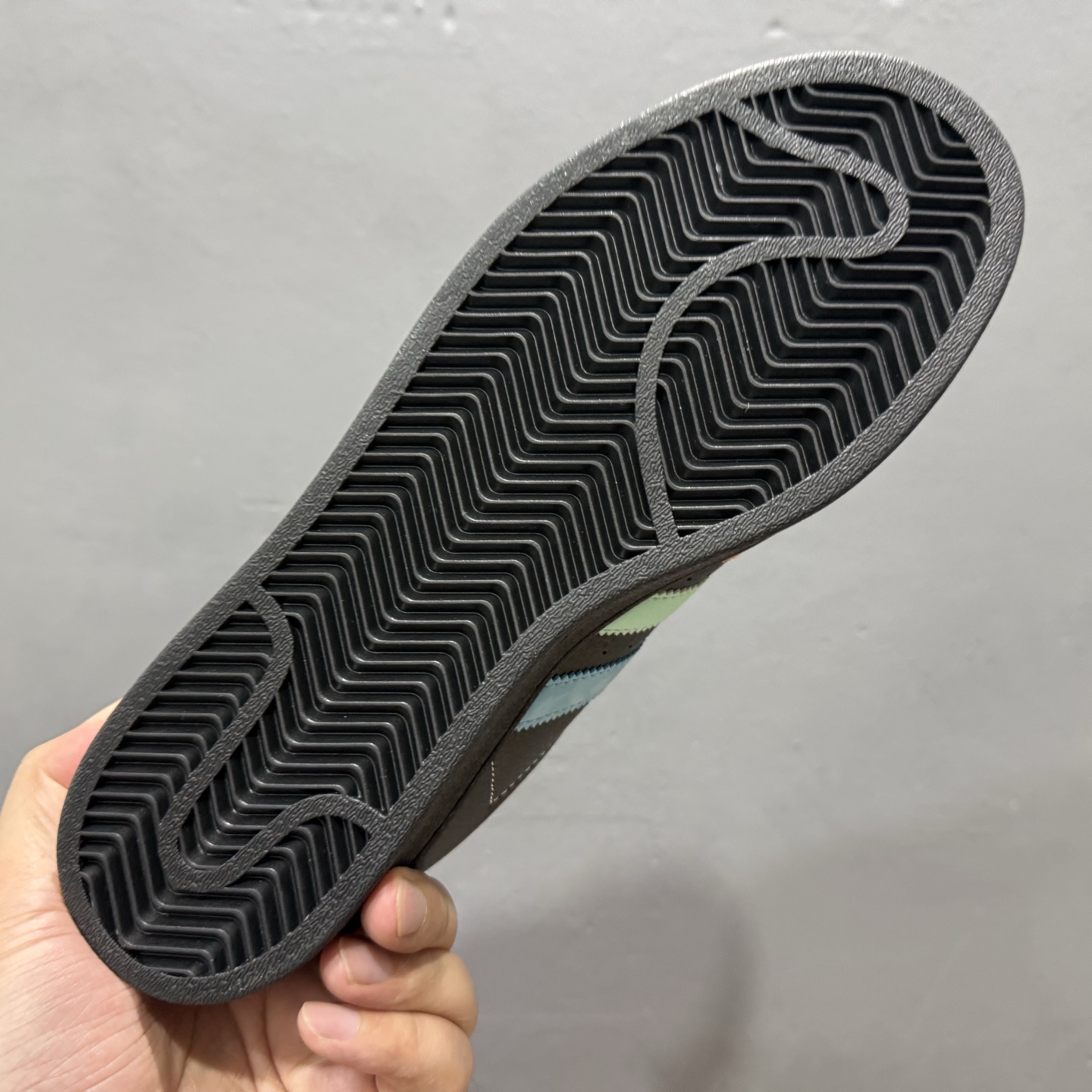 240 ＃纯原 CLOT x AD Originals Supertar#贝壳头KAWS联名限定 贴合柔软皮料蓝绿橙三道杠配色 BZ2533