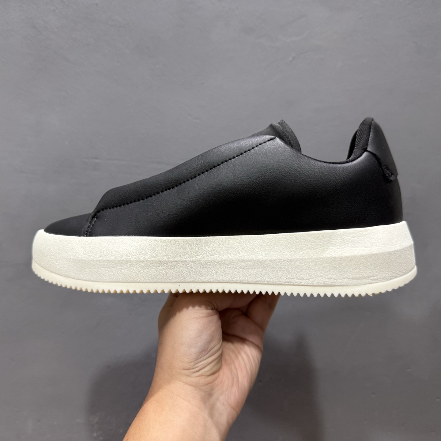 200 AD Labcourt 百搭休闲轻松舒适耐磨透气低帮板鞋 JQ2301