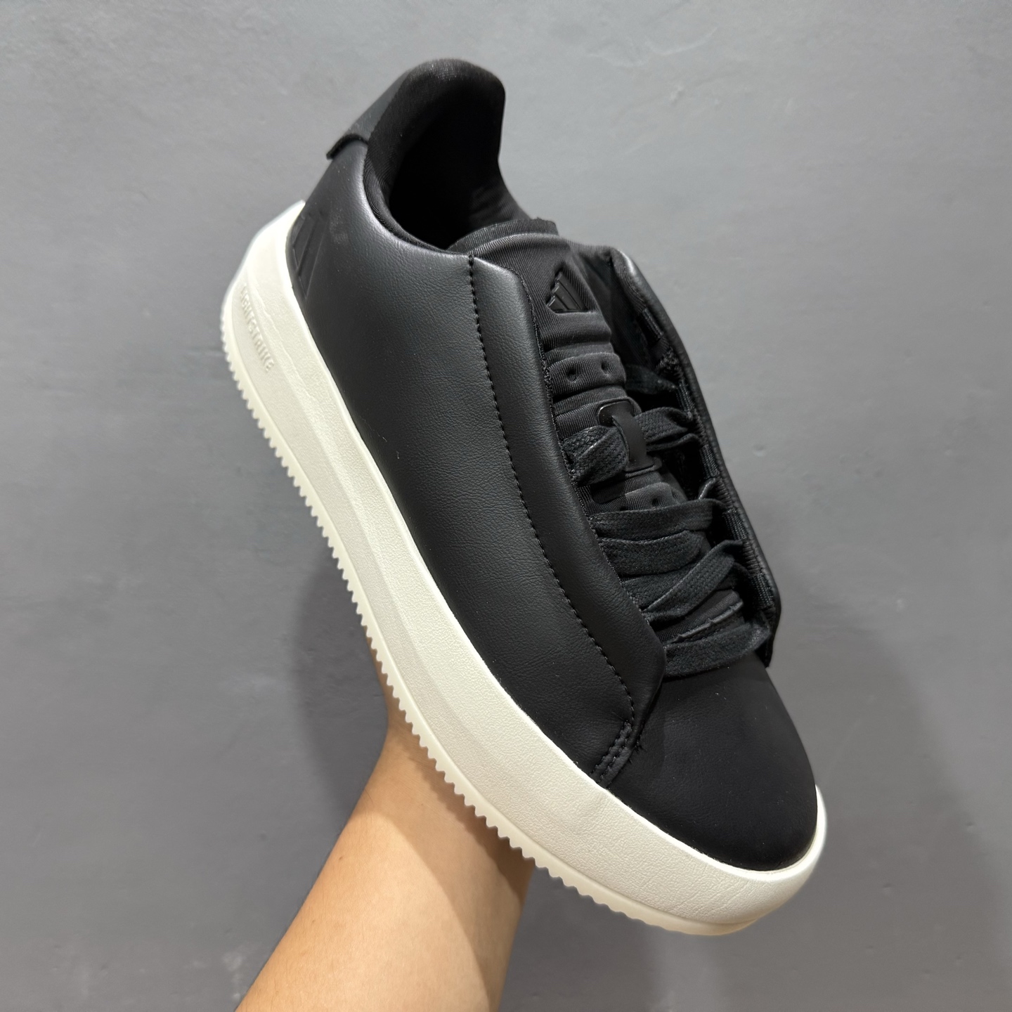 200 AD Labcourt 百搭休闲轻松舒适耐磨透气低帮板鞋 JQ2301