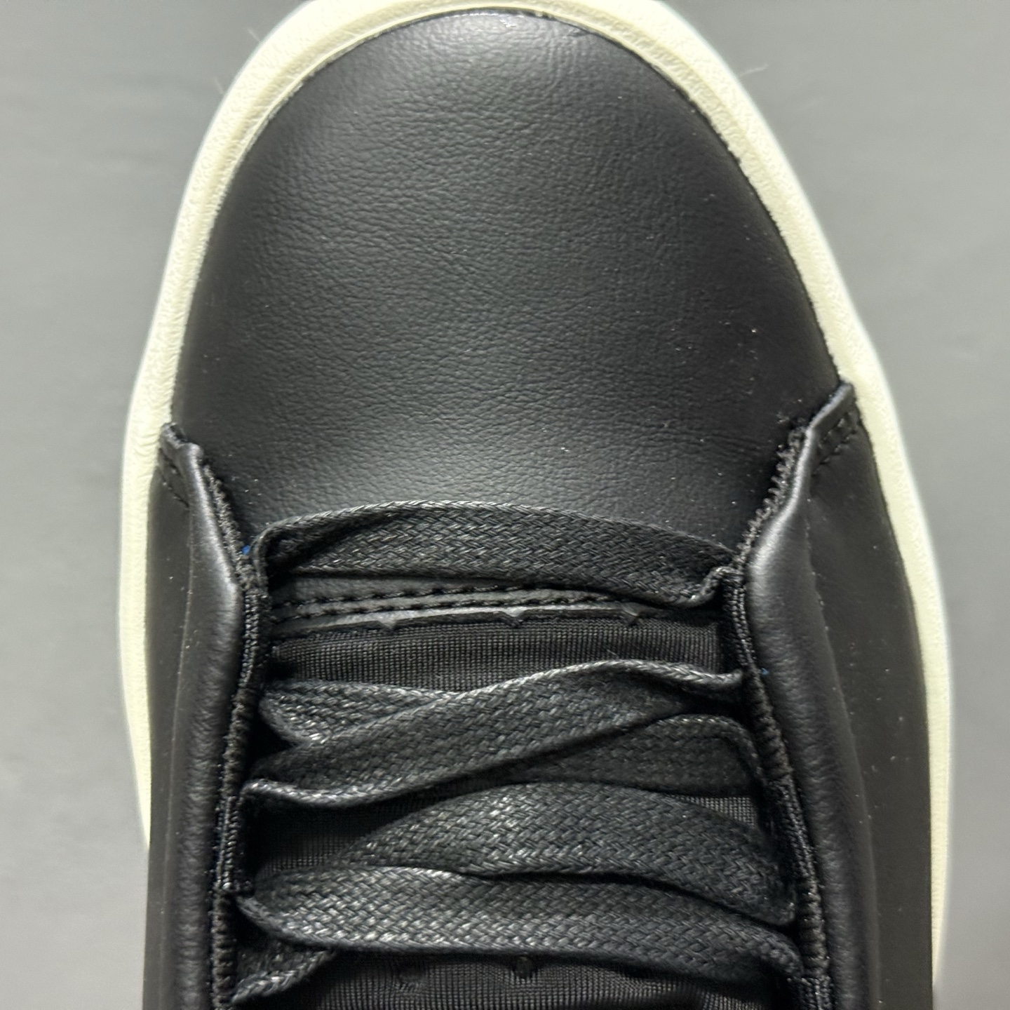 200 AD Labcourt 百搭休闲轻松舒适耐磨透气低帮板鞋 JQ2301