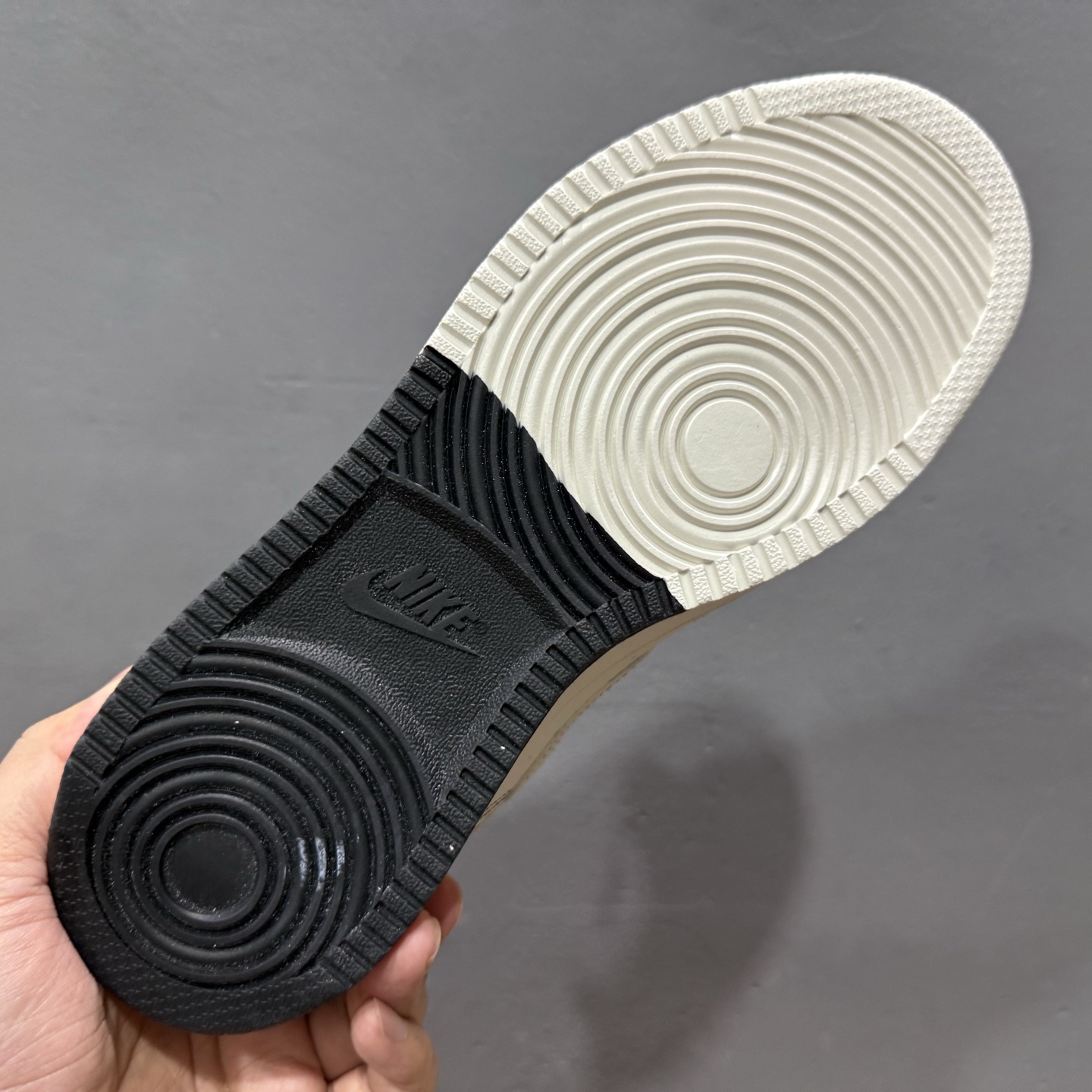 260 Nike Air Force 1'07 LV 联名 米白黑 CS5288-016