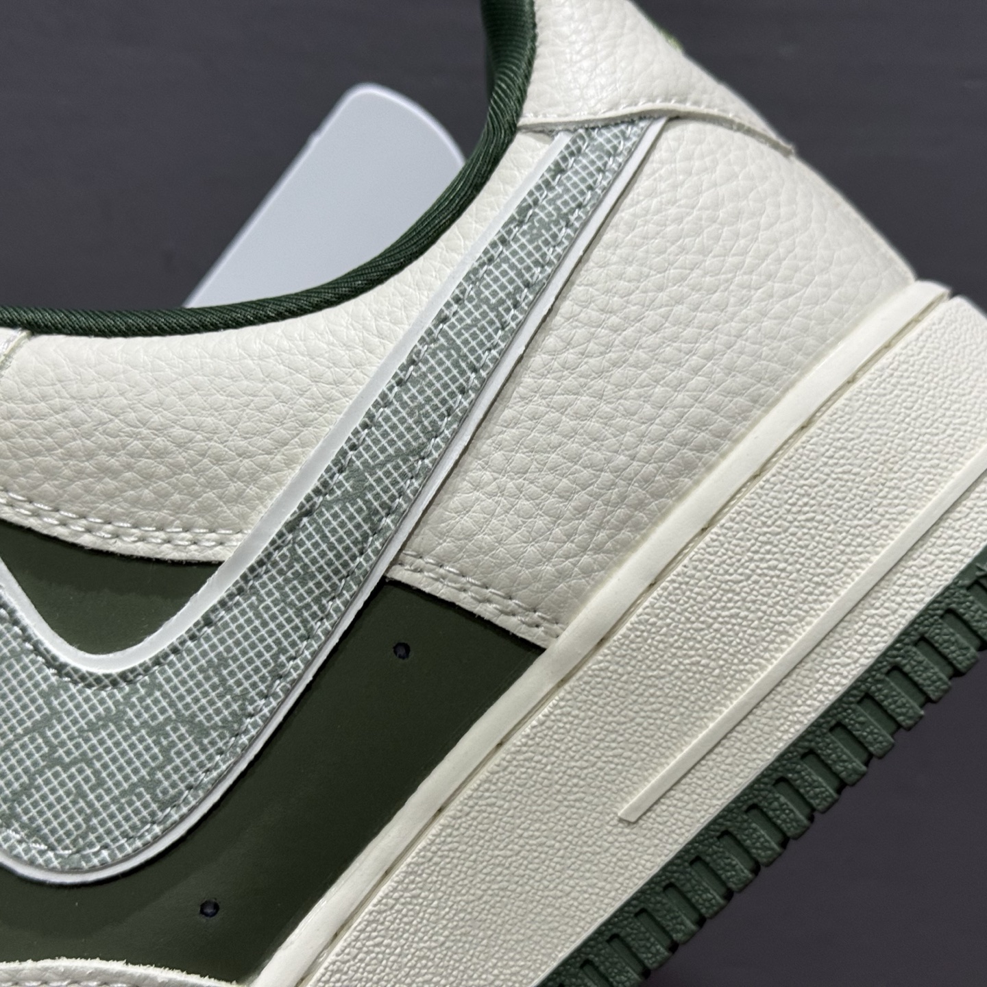 260 Nike Air Force 1'07 GUCCI 联名 白绿 KK1988-095