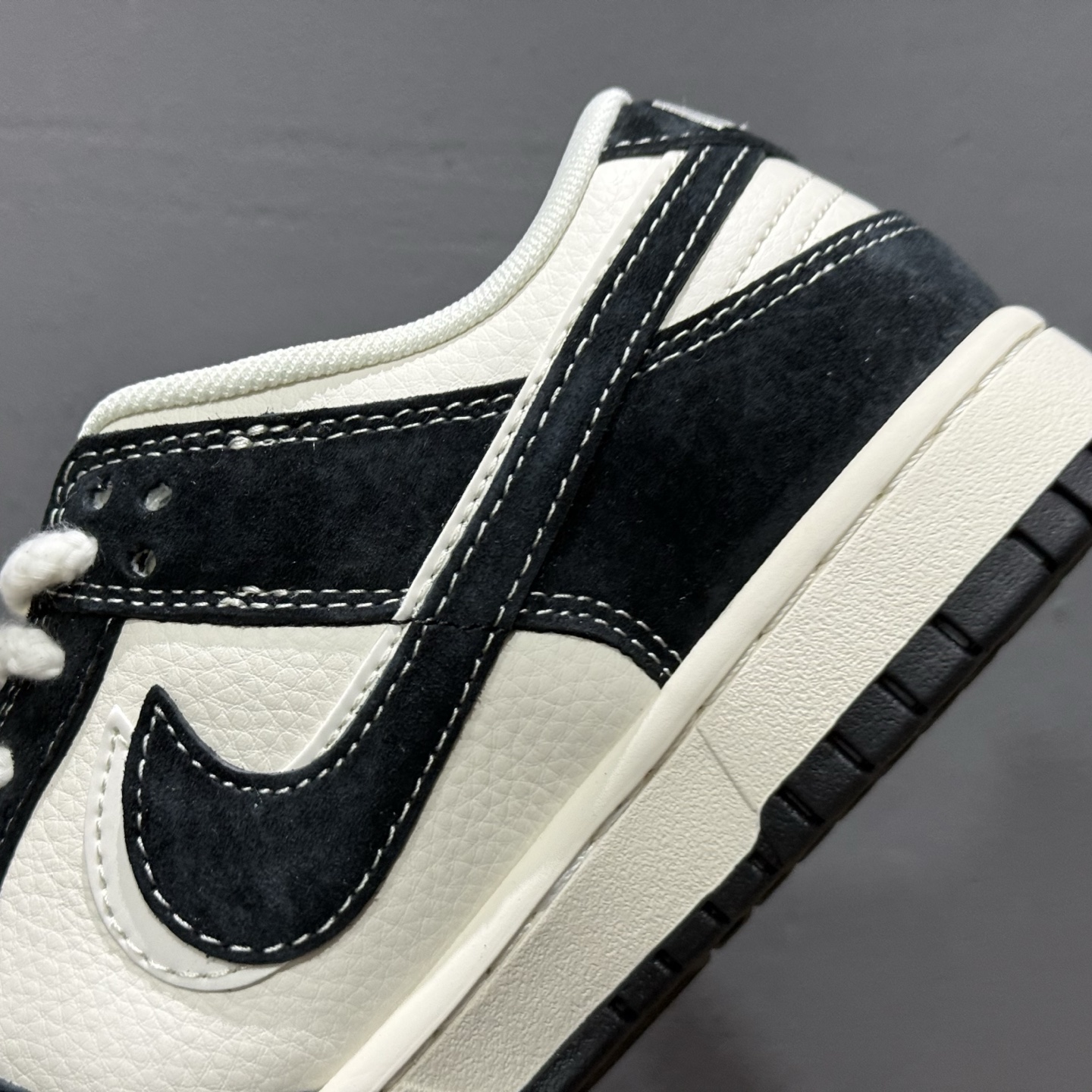 220 XC版Nike SB Dunk Low 猿人头联名 MM1089-018-Chinese UA Cheap High Quatity Brand Clothes Bags handbags Sneakers wholesale wholesaler seller from China Factory suppliers Fashion Clothing Shoes best Quality Beautiful Price 220 XC版Nike SB Dunk Low 猿人头联名 MM1089-018