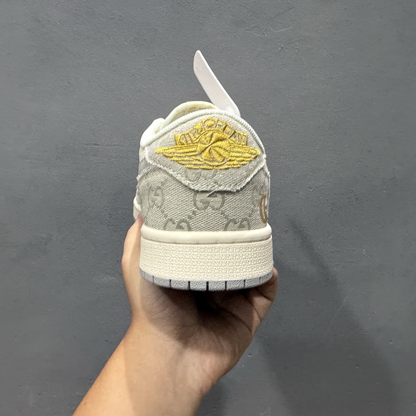 280 Travis Scott x Fragment Design × Air Jordan 1 Low OG SP AJ1 乔1古 驰联名 烟灰帆布 低帮文化休闲板鞋 XS7089-604-Chinese UA Cheap High Quatity Brand Clothes Bags handbags Sneakers wholesale wholesaler seller from China Factory suppliers Fashion Clothing Shoes best Quality Beautiful Price 280 Travis Scott x Fragment Design × Air Jordan 1 Low OG SP AJ1 乔1古 驰联名 烟灰帆布 低帮文化休闲板鞋 XS7089-604