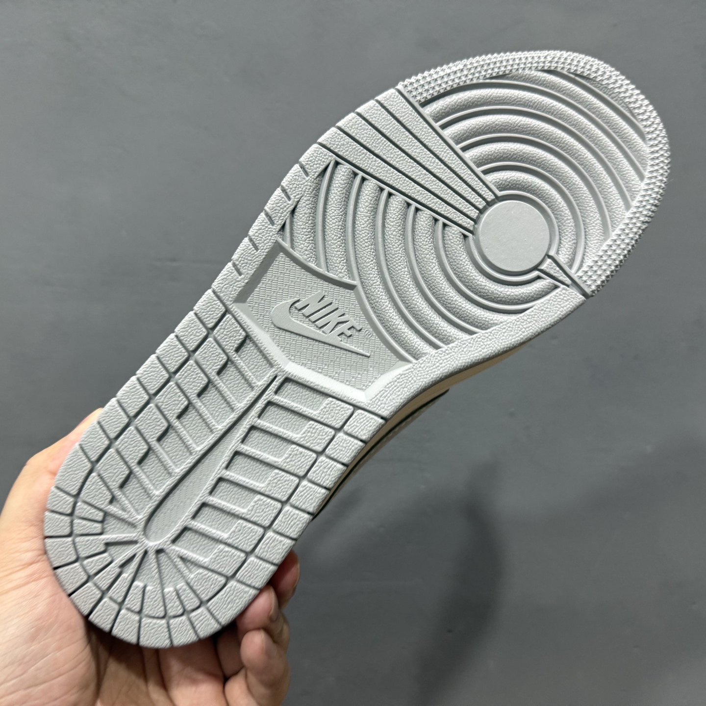 280 Travis Scott x Fragment Design × Air Jordan 1 Low OG SP AJ1 乔1古 驰联名 烟灰帆布 低帮文化休闲板鞋 XS7089-604-Chinese UA Cheap High Quatity Brand Clothes Bags handbags Sneakers wholesale wholesaler seller from China Factory suppliers Fashion Clothing Shoes best Quality Beautiful Price 280 Travis Scott x Fragment Design × Air Jordan 1 Low OG SP AJ1 乔1古 驰联名 烟灰帆布 低帮文化休闲板鞋 XS7089-604