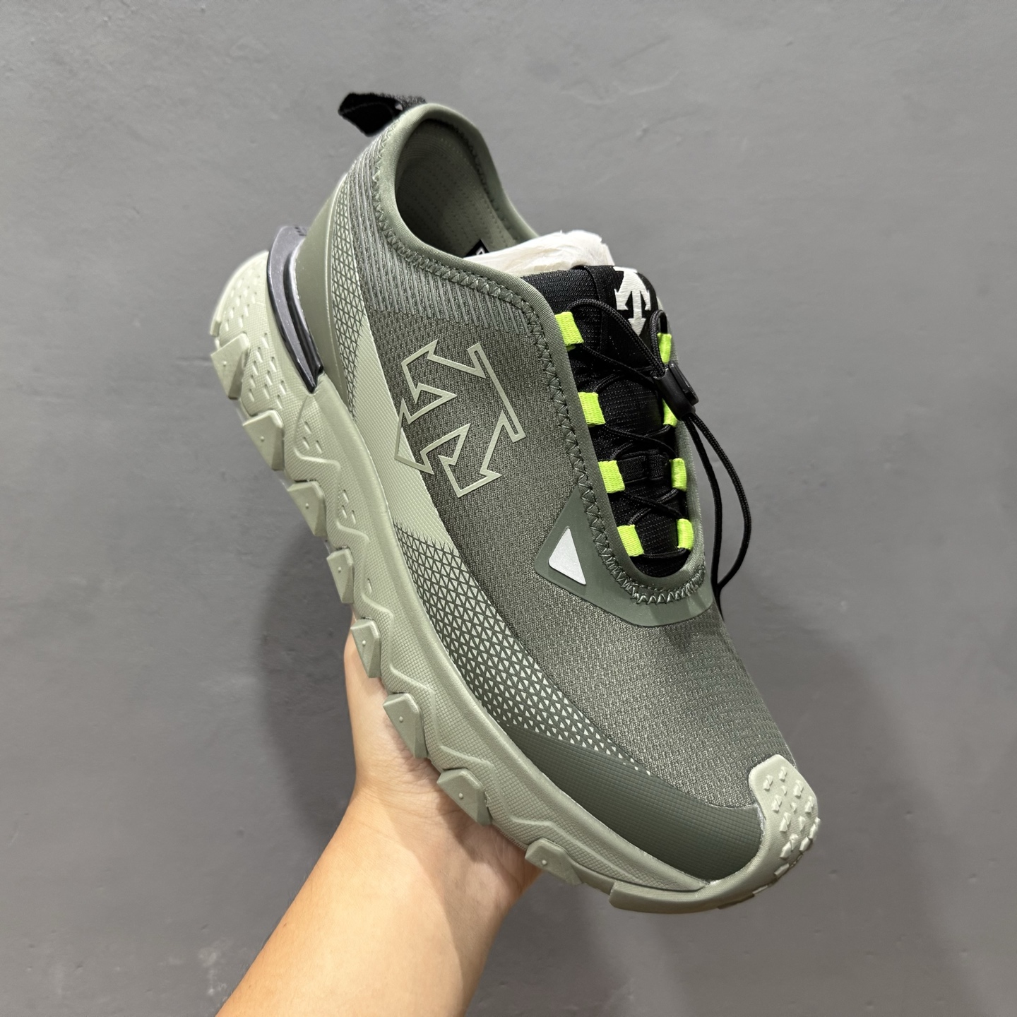 300 DESCENTE BOA 迪桑特 运动慢跑鞋 透气针织鞋面-Chinese UA Cheap High Quatity Brand Clothes Bags handbags Sneakers wholesale wholesaler seller from China Factory suppliers Fashion Clothing Shoes best Quality Beautiful Price 300 DESCENTE BOA 迪桑特 运动慢跑鞋 透气针织鞋面