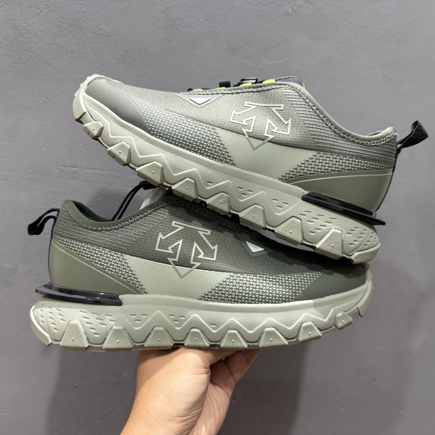 300 DESCENTE BOA 迪桑特 运动慢跑鞋 透气针织鞋面-Chinese UA Cheap High Quatity Brand Clothes Bags handbags Sneakers wholesale wholesaler seller from China Factory suppliers Fashion Clothing Shoes best Quality Beautiful Price 300 DESCENTE BOA 迪桑特 运动慢跑鞋 透气针织鞋面