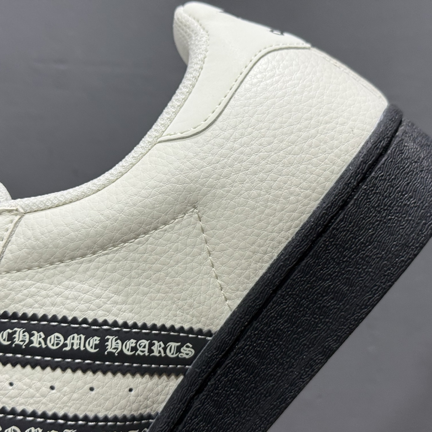 240 #纯原 CLOT x AD Originals Superstar #贝壳头克罗心联名限定 贴合柔软皮料白黑配色 DS0025-Chinese UA Cheap High Quatity Brand Clothes Bags handbags Sneakers wholesale wholesaler seller from China Factory suppliers Fashion Clothing Shoes best Quality Beautiful Price 240 #纯原 CLOT x AD Originals Superstar #贝壳头克罗心联名限定 贴合柔软皮料白黑配色 DS0025