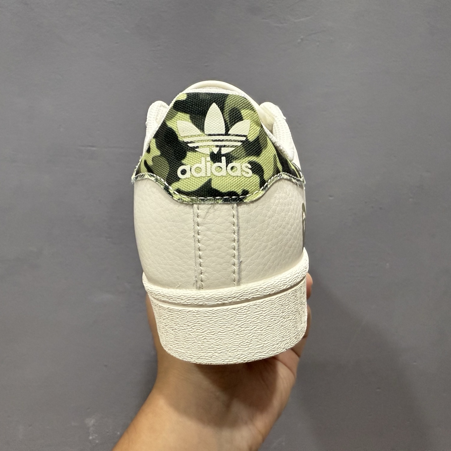 240 #纯原 CLOT x AD Originals Superstar 贝壳头猿人头联名限定 贴合柔软皮料白绿配色 DS0018-Chinese UA Cheap High Quatity Brand Clothes Bags handbags Sneakers wholesale wholesaler seller from China Factory suppliers Fashion Clothing Shoes best Quality Beautiful Price 240 #纯原 CLOT x AD Originals Superstar 贝壳头猿人头联名限定 贴合柔软皮料白绿配色 DS0018