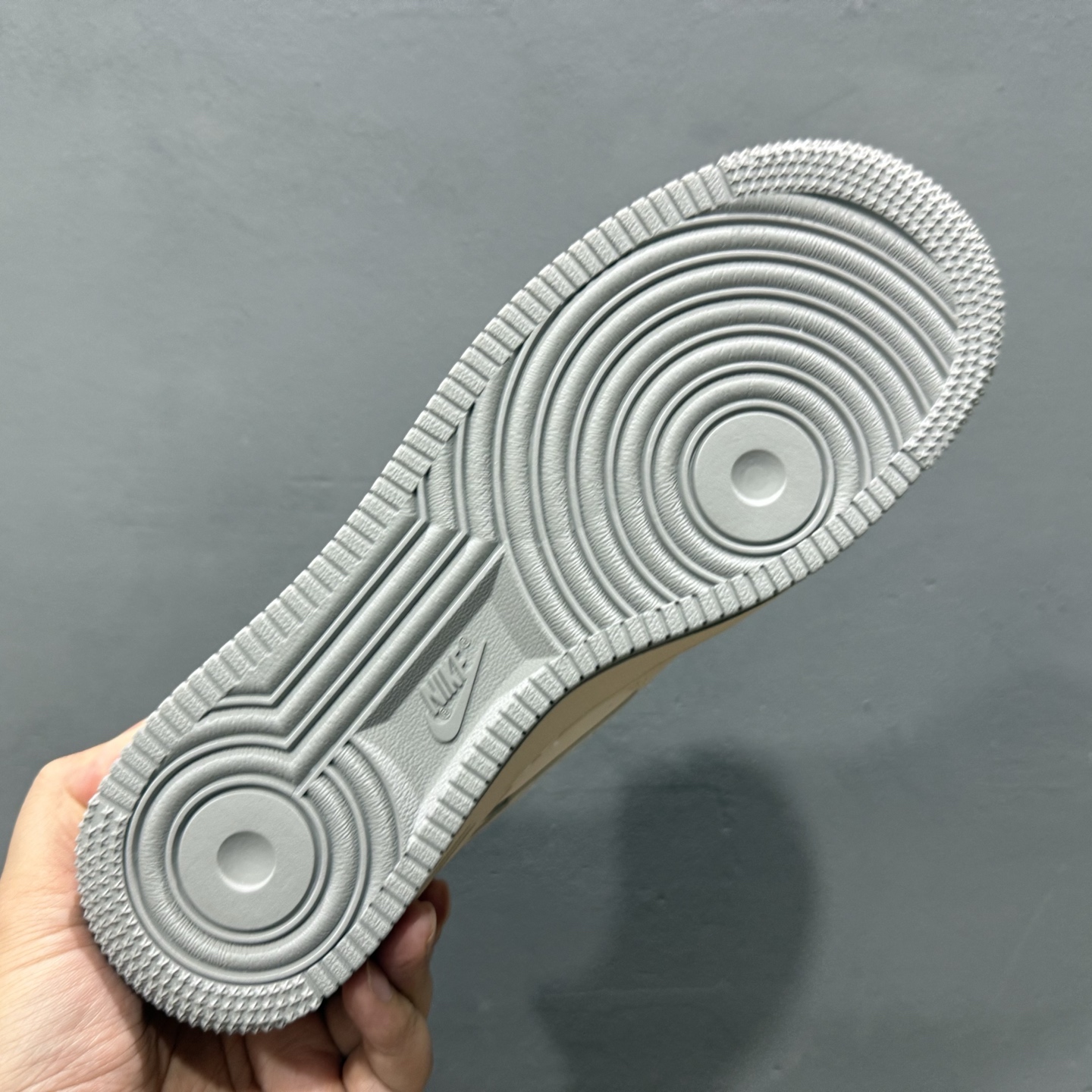 260 Nike Air Force 1'07 Supreme 联名 米白灰 XX3168-195-Chinese UA Cheap High Quatity Brand Clothes Bags handbags Sneakers wholesale wholesaler seller from China Factory suppliers Fashion Clothing Shoes best Quality Beautiful Price 260 Nike Air Force 1'07 Supreme 联名 米白灰 XX3168-195