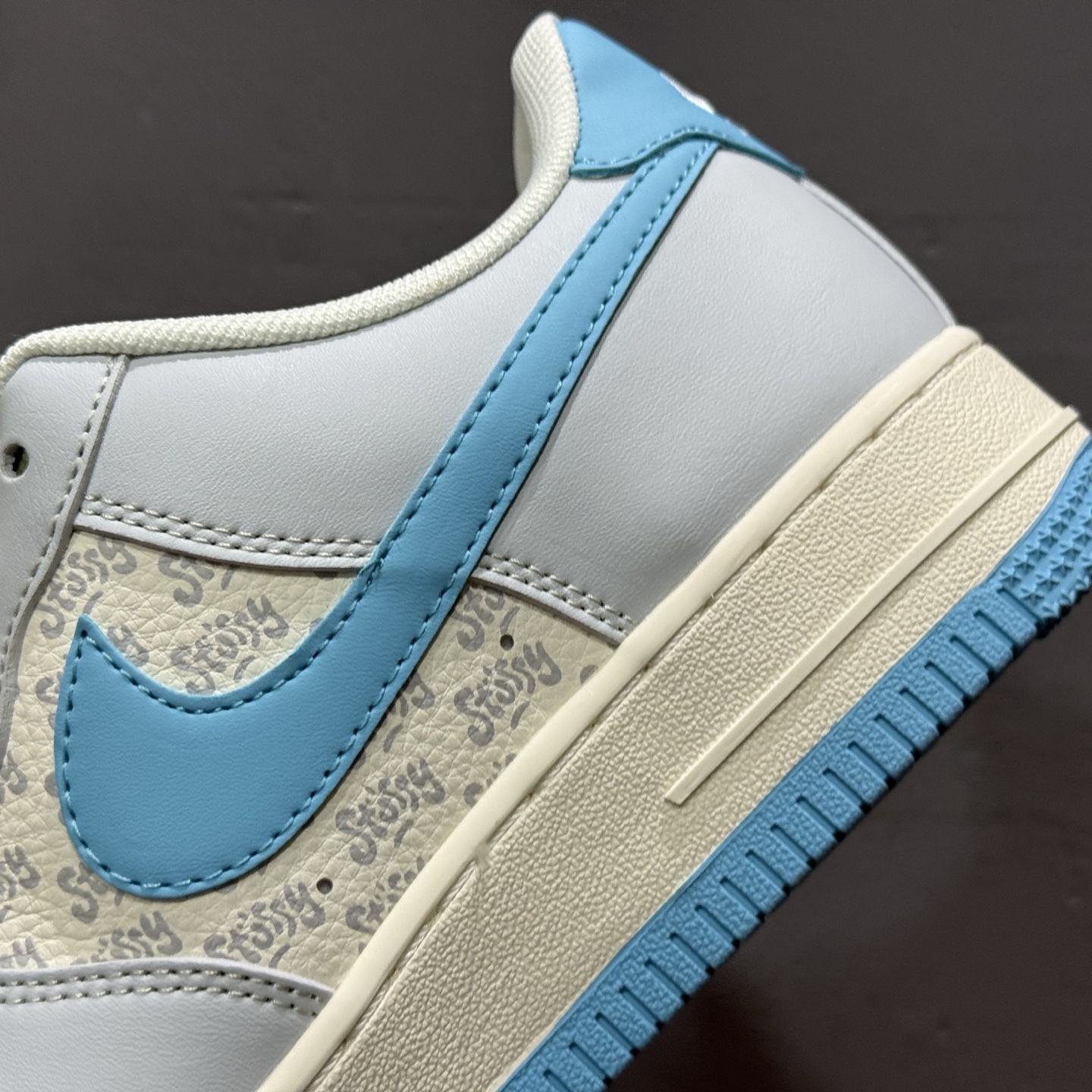 260 Nike Air Force 1'07 斯图西 联名 灰白蓝 JJ2508-717-Chinese UA Cheap High Quatity Brand Clothes Bags handbags Sneakers wholesale wholesaler seller from China Factory suppliers Fashion Clothing Shoes best Quality Beautiful Price 260 Nike Air Force 1'07 斯图西 联名 灰白蓝 JJ2508-717