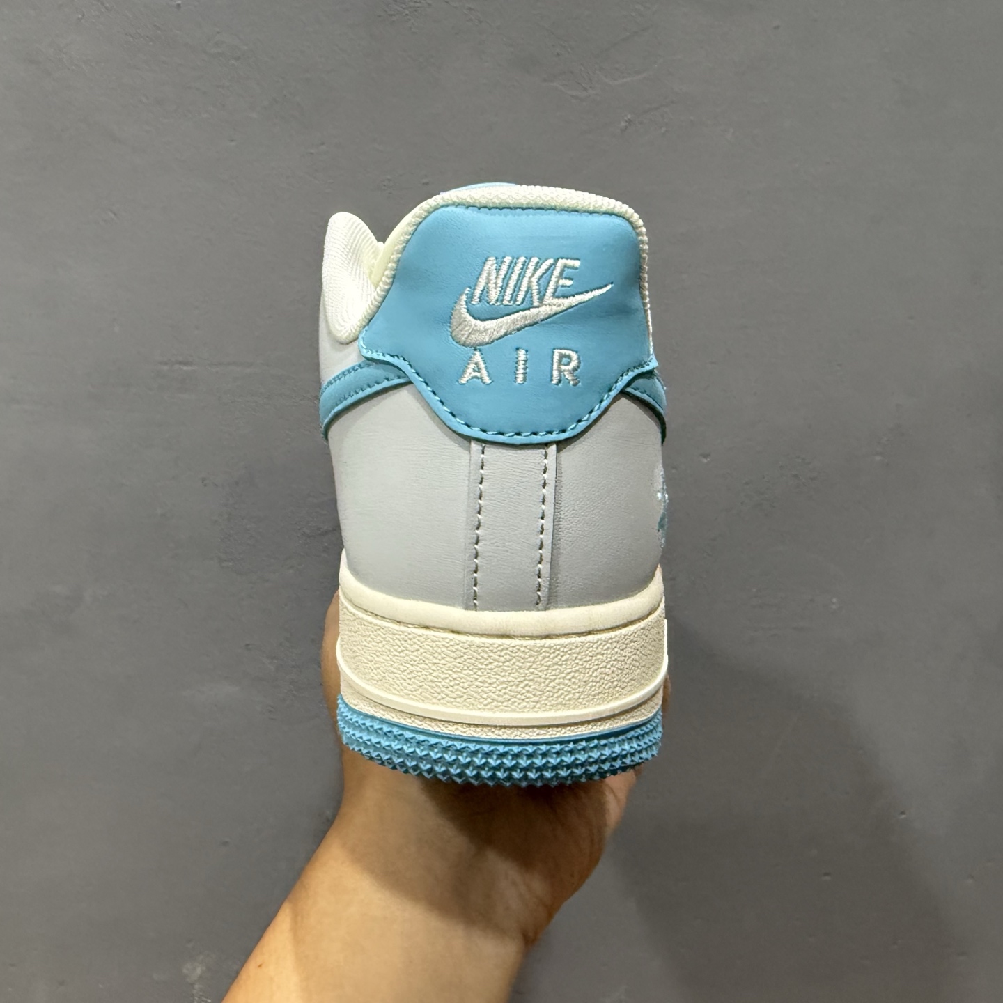 260 Nike Air Force 1'07 斯图西 联名 灰白蓝 JJ2508-717-Chinese UA Cheap High Quatity Brand Clothes Bags handbags Sneakers wholesale wholesaler seller from China Factory suppliers Fashion Clothing Shoes best Quality Beautiful Price 260 Nike Air Force 1'07 斯图西 联名 灰白蓝 JJ2508-717