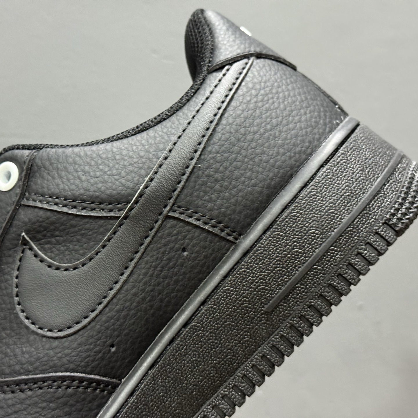 220 Nike Air Force 1 ‘07 Low 联名款 空军一号低帮休闲板鞋 CW2288-111
