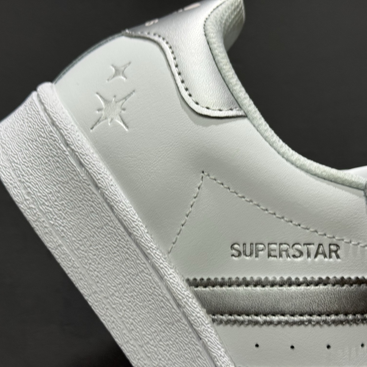 140 Adidas Originals Superstar 全新配色 贝壳头休闲板鞋 JQ8777-Chinese UA Cheap High Quatity Brand Clothes Bags handbags Sneakers wholesale wholesaler seller from China Factory suppliers Fashion Clothing Shoes best Quality Beautiful Price 140 Adidas Originals Superstar 全新配色 贝壳头休闲板鞋 JQ8777