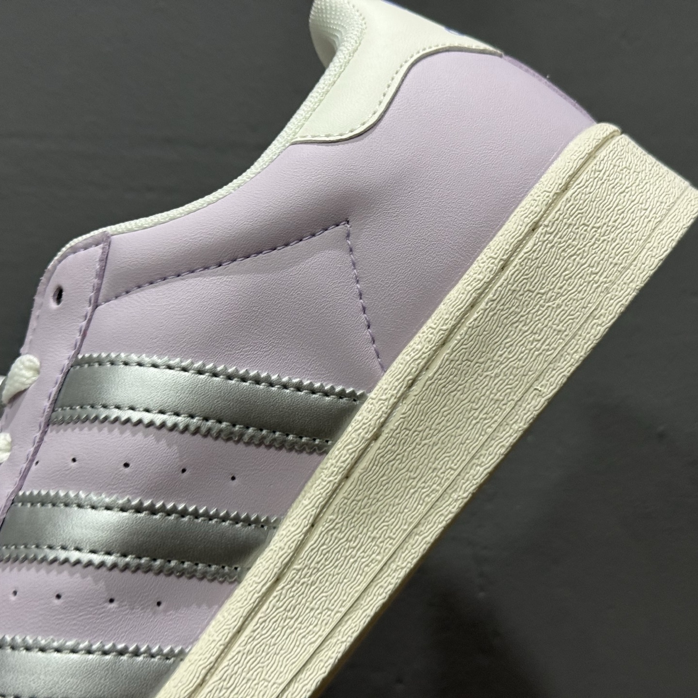 140 Adidas Originals Superstar 全新配色 贝壳头休闲板鞋 JQ8776-Chinese UA Cheap High Quatity Brand Clothes Bags handbags Sneakers wholesale wholesaler seller from China Factory suppliers Fashion Clothing Shoes best Quality Beautiful Price 140 Adidas Originals Superstar 全新配色 贝壳头休闲板鞋 JQ8776