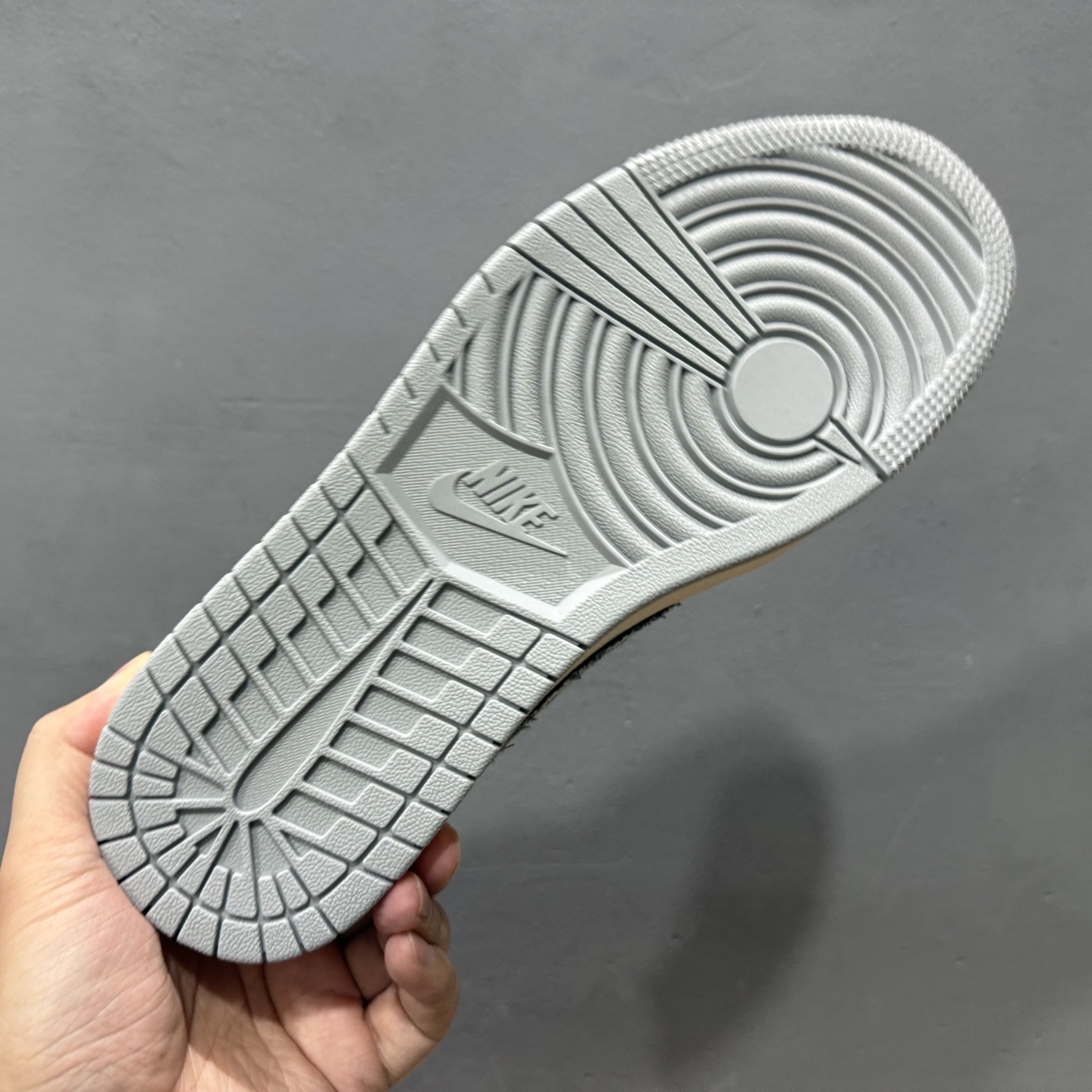 280 Travis Scott x Fragment Designx Air Jordan 1 Low OG SP AJ1 乔 1迪奥联名 羽毛灰 低帮文化休闲板鞋 XS7089-612-Chinese UA Cheap High Quatity Brand Clothes Bags handbags Sneakers wholesale wholesaler seller from China Factory suppliers Fashion Clothing Shoes best Quality Beautiful Price 280 Travis Scott x Fragment Designx Air Jordan 1 Low OG SP AJ1 乔 1迪奥联名 羽毛灰 低帮文化休闲板鞋 XS7089-612