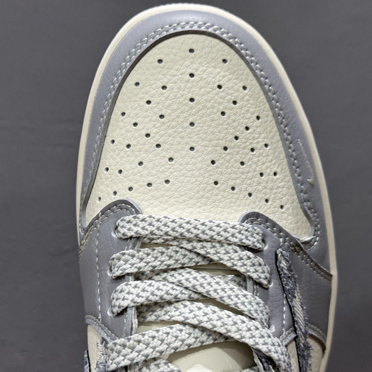 280 Travis Scott x Fragment Designx Air Jordan 1 Low OG SP AJ1 乔 1迪奥联名 羽毛灰 低帮文化休闲板鞋 XS7089-612-Chinese UA Cheap High Quatity Brand Clothes Bags handbags Sneakers wholesale wholesaler seller from China Factory suppliers Fashion Clothing Shoes best Quality Beautiful Price 280 Travis Scott x Fragment Designx Air Jordan 1 Low OG SP AJ1 乔 1迪奥联名 羽毛灰 低帮文化休闲板鞋 XS7089-612