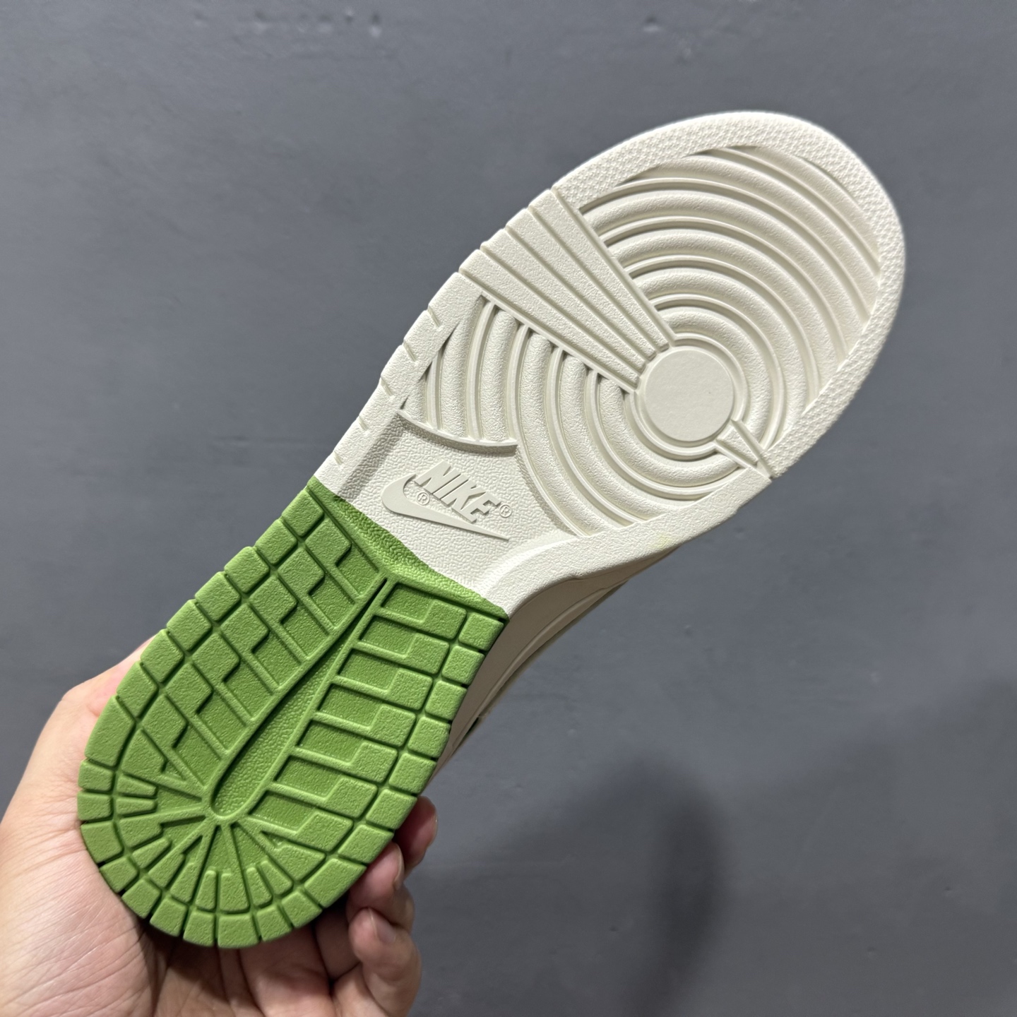 280 Nike SB Dunk Low 白棕双勾 斯图西 周年高端定制 低帮休闲板鞋 LW1818-120-Chinese UA Cheap High Quatity Brand Clothes Bags handbags Sneakers wholesale wholesaler seller from China Factory suppliers Fashion Clothing Shoes best Quality Beautiful Price 280 Nike SB Dunk Low 白棕双勾 斯图西 周年高端定制 低帮休闲板鞋 LW1818-120