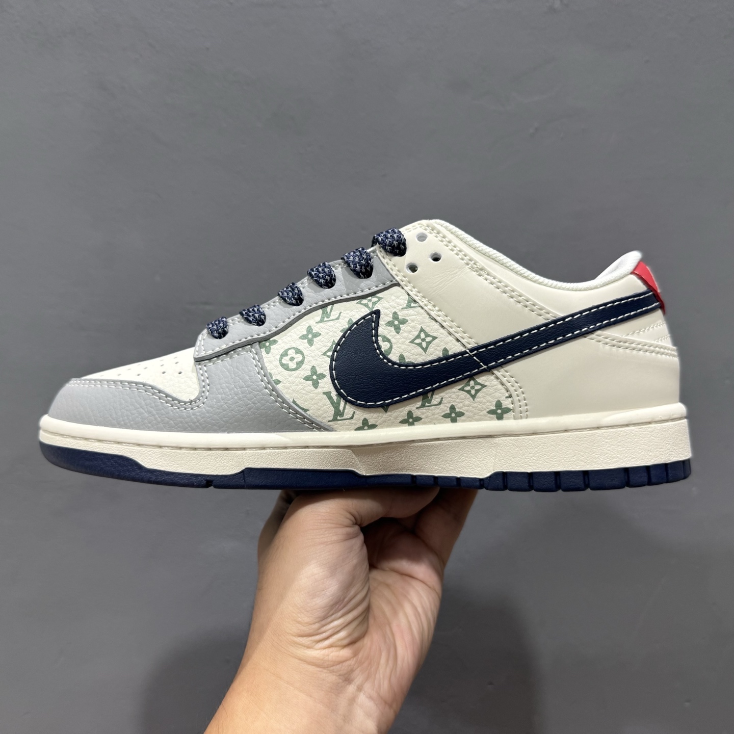 280 Nike SB Dunk Low LV联名深蓝底印花 周年高端定制 低帮休闲板鞋 XX3168-161-Chinese UA Cheap High Quatity Brand Clothes Bags handbags Sneakers wholesale wholesaler seller from China Factory suppliers Fashion Clothing Shoes best Quality Beautiful Price 280 Nike SB Dunk Low LV联名深蓝底印花 周年高端定制 低帮休闲板鞋 XX3168-161