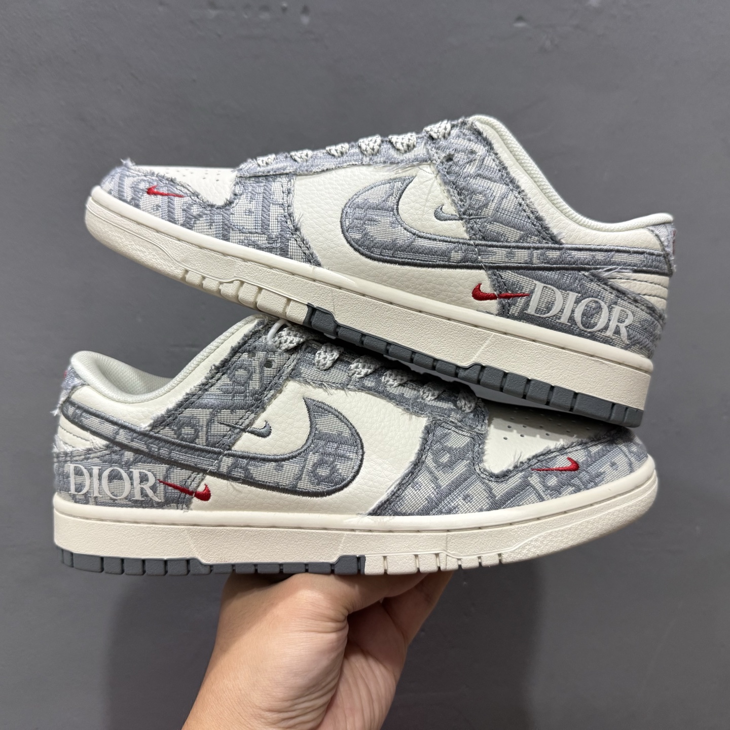 200 Nike SB Dunk Low x DIOR 白灰红三小钩 SJ2558-013