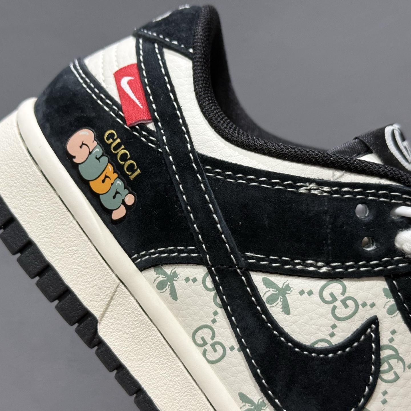 200 Nike SB Dunk Low x Stussy 米黑小钩橙布标 MM1089-022