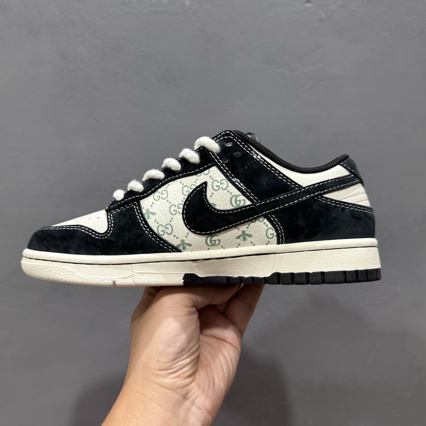200 Nike SB Dunk Low x Stussy 米黑小钩橙布标 MM1089-022