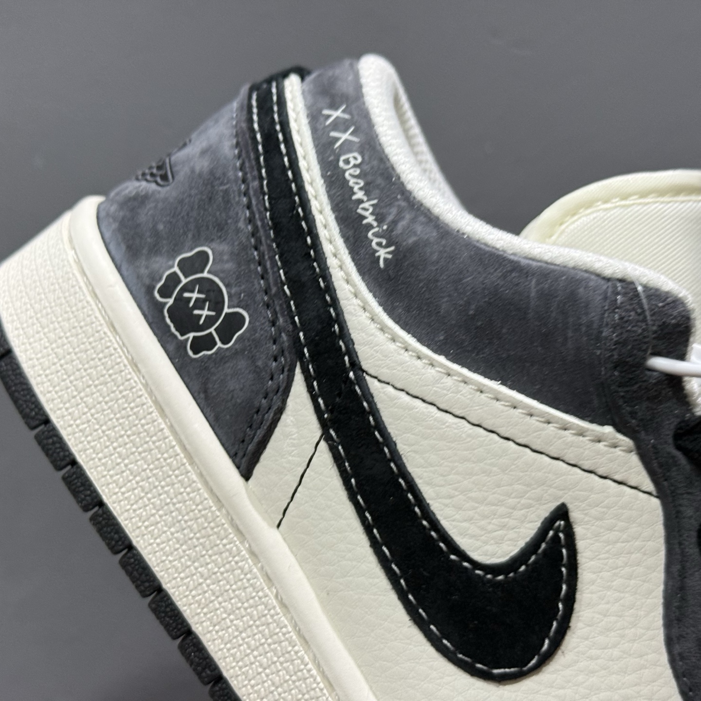 200 Air Jordan 1 Retro Low x Stussy 斯图西米红翻毛 SJ9950-023