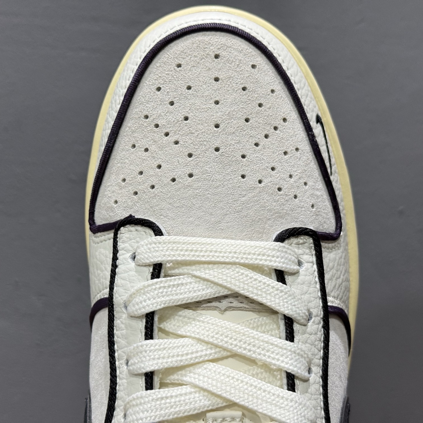 280 Nike SB Dunk Low x Supreme 白灰三小勾 SC9207-409