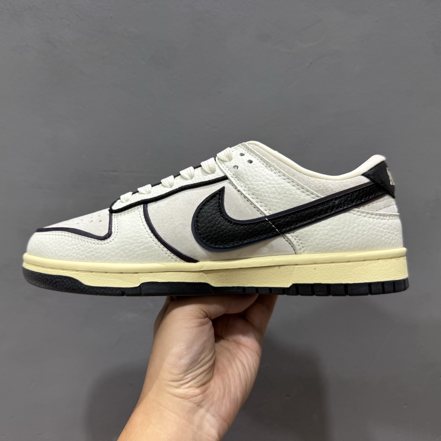 280 Nike SB Dunk Low x Supreme 白灰三小勾 SC9207-409