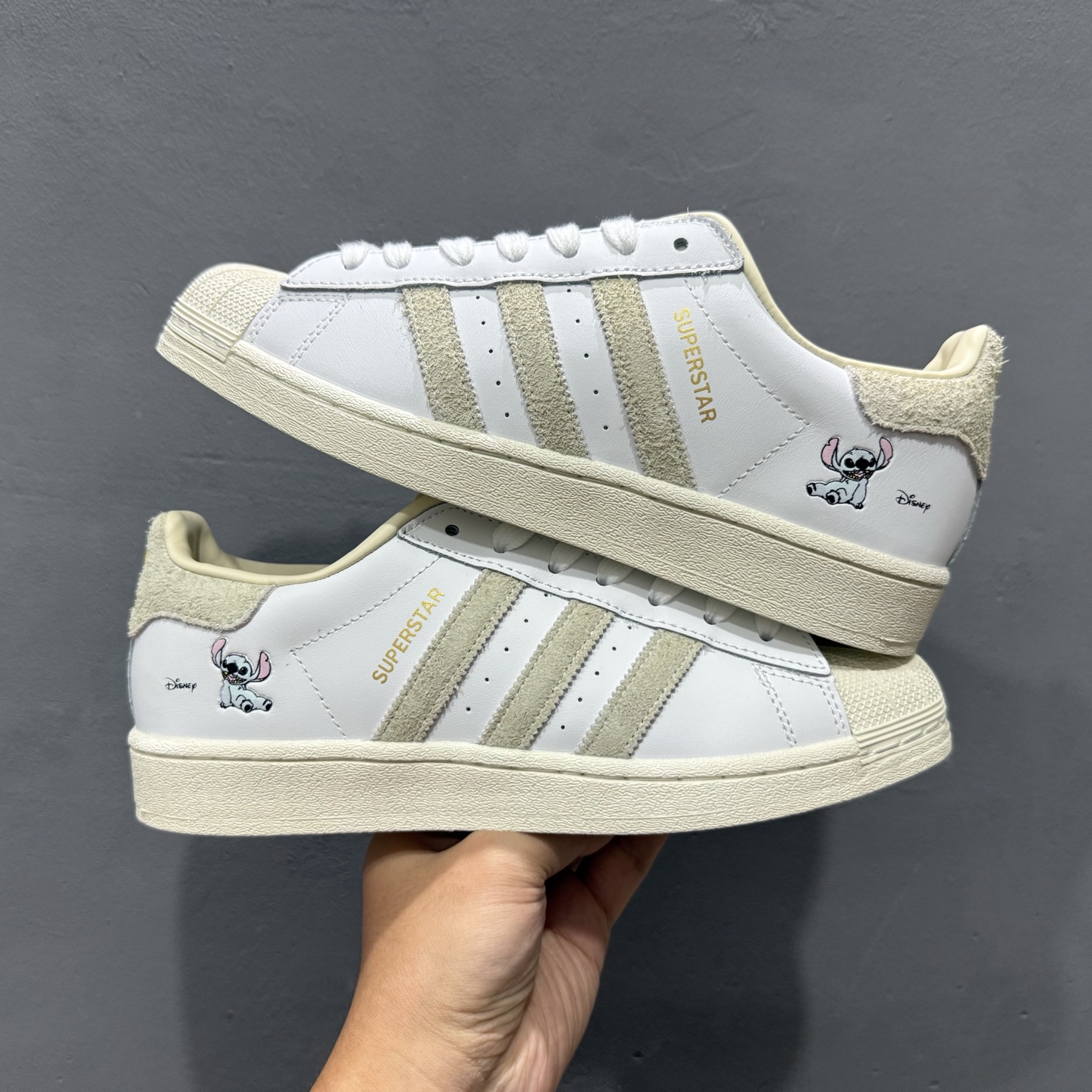 140 阿迪达斯Adidas三叶草 Originals Superstar贝壳头’DIY’系列低帮经典百搭休闲运动板鞋 HQ6365-Chinese UA Cheap High Quatity Brand Clothes Bags handbags Sneakers wholesale wholesaler seller from China Factory suppliers Fashion Clothing Shoes best Quality Beautiful Price 140 阿迪达斯Adidas三叶草 Originals Superstar贝壳头’DIY’系列低帮经典百搭休闲运动板鞋 HQ6365