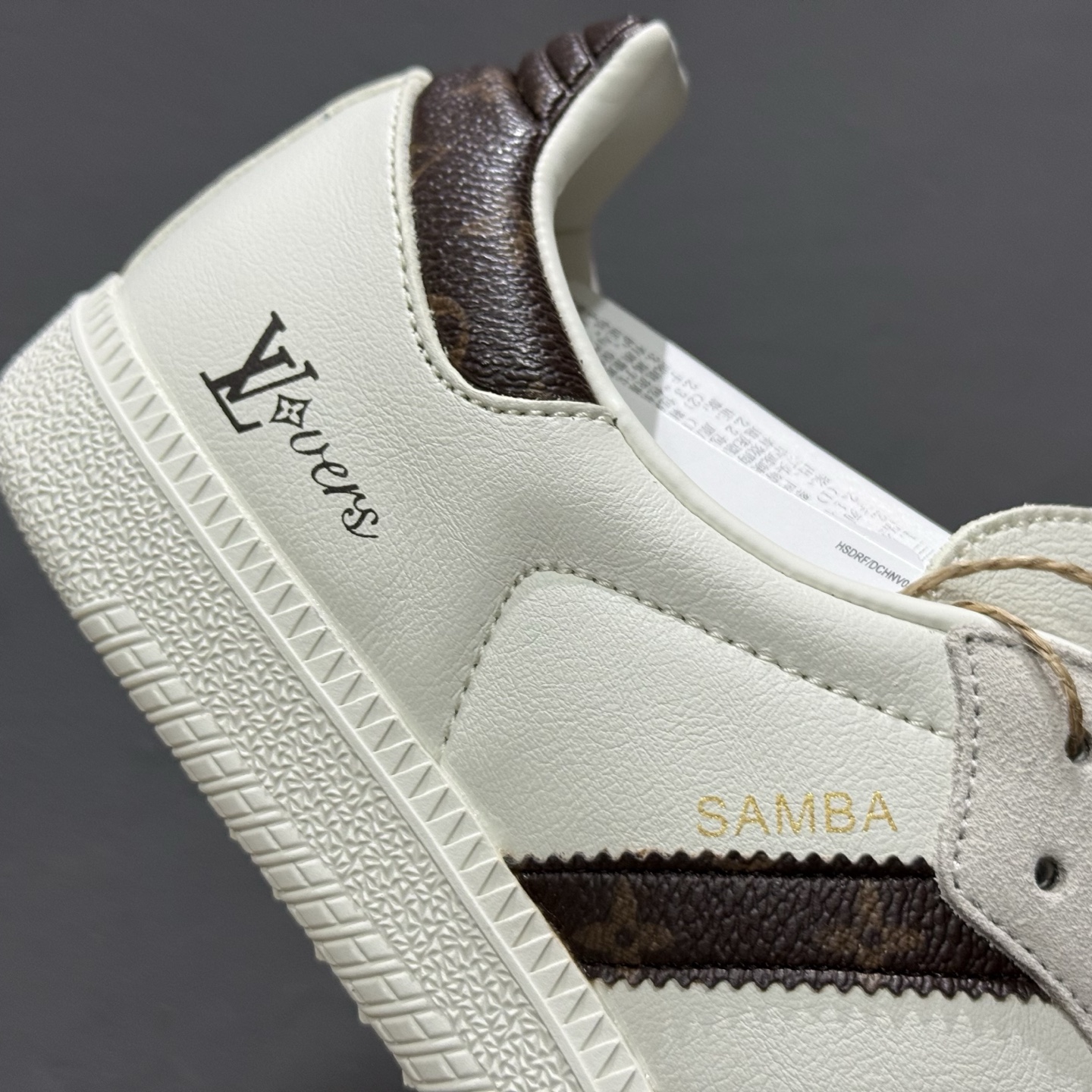 220 Adidas 德运一代系列-lv联名 夏季时尚短裤百搭低帮休闲运动板鞋 白棕 GJ75803-Chinese UA Cheap High Quatity Brand Clothes Bags handbags Sneakers wholesale wholesaler seller from China Factory suppliers Fashion Clothing Shoes best Quality Beautiful Price 220 Adidas 德运一代系列-lv联名 夏季时尚短裤百搭低帮休闲运动板鞋 白棕 GJ75803