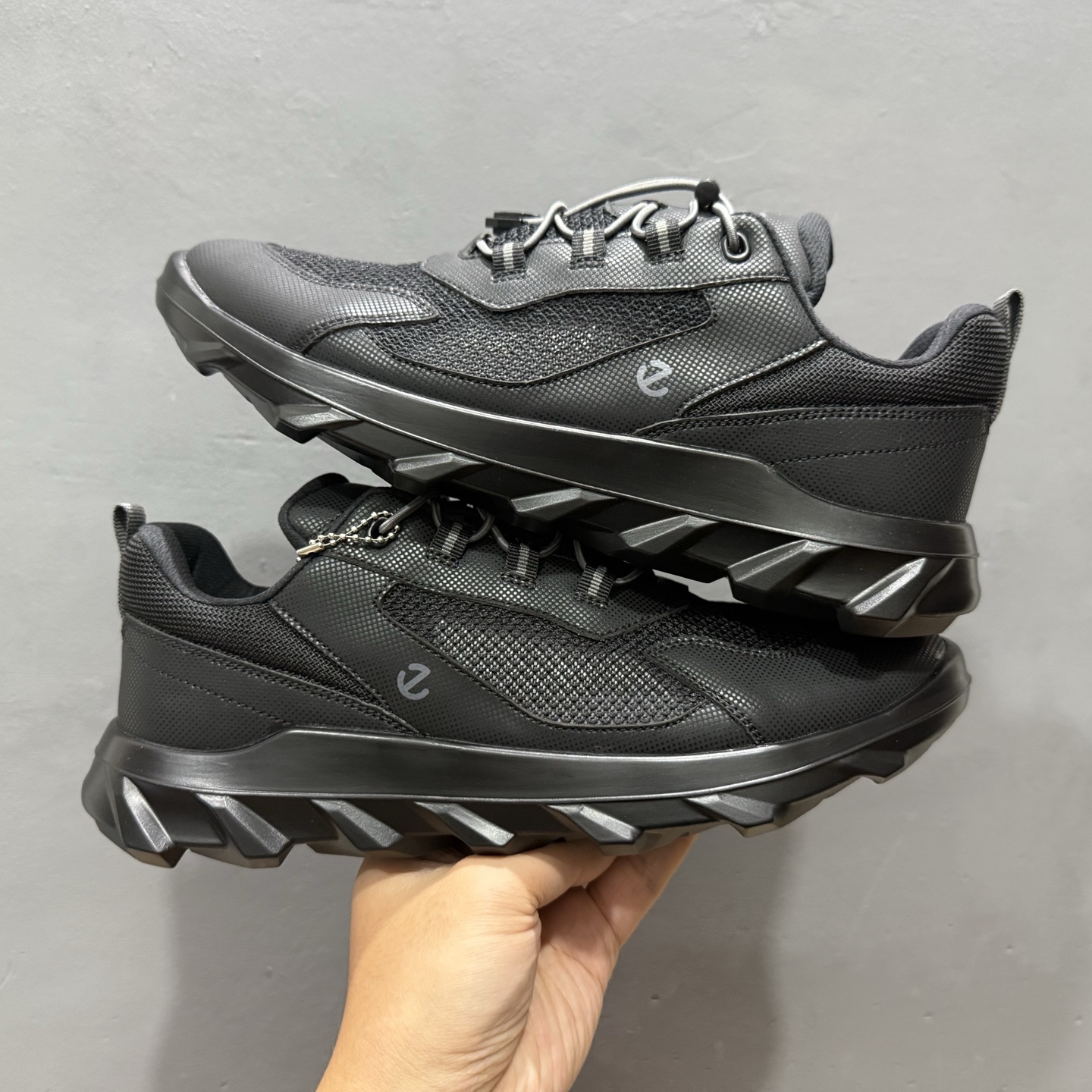 260 2025夏季新款Ecco/爱步 经典和现代工艺品质融合 精选小牛皮面料 百搭休闲网布鞋-Chinese UA Cheap High Quatity Brand Clothes Bags handbags Sneakers wholesale wholesaler seller from China Factory suppliers Fashion Clothing Shoes best Quality Beautiful Price 260 2025夏季新款Ecco/爱步 经典和现代工艺品质融合 精选小牛皮面料 百搭休闲网布鞋