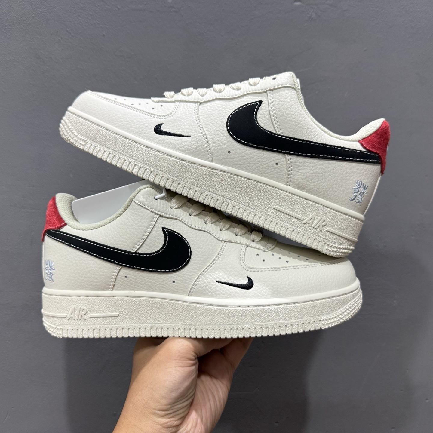 260 Nike Air Force 1'07 發 联名 米白黑 CS5288-025-Chinese UA Cheap High Quatity Brand Clothes Bags handbags Sneakers wholesale wholesaler seller from China Factory suppliers Fashion Clothing Shoes best Quality Beautiful Price 260 Nike Air Force 1'07 發 联名 米白黑 CS5288-025
