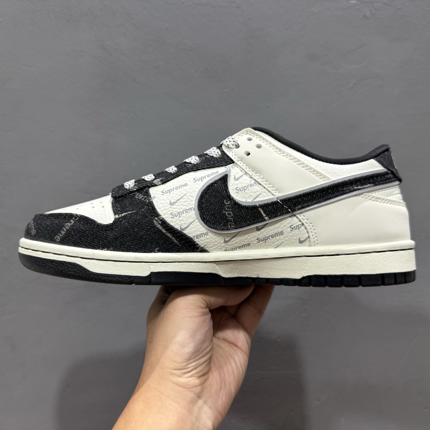 280 SC版Nike SB Dunk Low Sup联名 黑牛仔 低帮休闲板鞋 SC9207-414-Chinese UA Cheap High Quatity Brand Clothes Bags handbags Sneakers wholesale wholesaler seller from China Factory suppliers Fashion Clothing Shoes best Quality Beautiful Price 280 SC版Nike SB Dunk Low Sup联名 黑牛仔 低帮休闲板鞋 SC9207-414