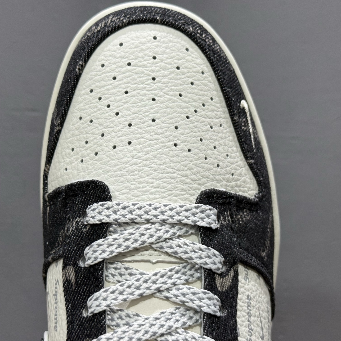 280 SC版Nike SB Dunk Low Sup联名 黑牛仔 低帮休闲板鞋 SC9207-414-Chinese UA Cheap High Quatity Brand Clothes Bags handbags Sneakers wholesale wholesaler seller from China Factory suppliers Fashion Clothing Shoes best Quality Beautiful Price 280 SC版Nike SB Dunk Low Sup联名 黑牛仔 低帮休闲板鞋 SC9207-414