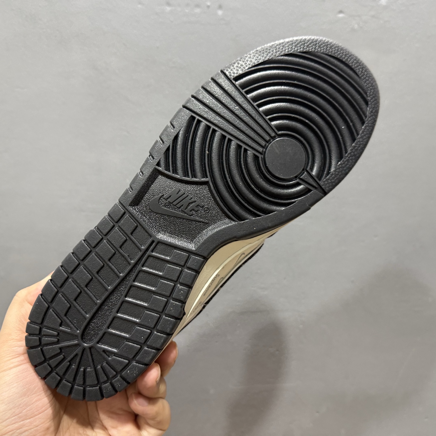 280 SC版Nike SB Dunk Low Sup联名 黑牛仔 低帮休闲板鞋 SC9207-414-Chinese UA Cheap High Quatity Brand Clothes Bags handbags Sneakers wholesale wholesaler seller from China Factory suppliers Fashion Clothing Shoes best Quality Beautiful Price 280 SC版Nike SB Dunk Low Sup联名 黑牛仔 低帮休闲板鞋 SC9207-414