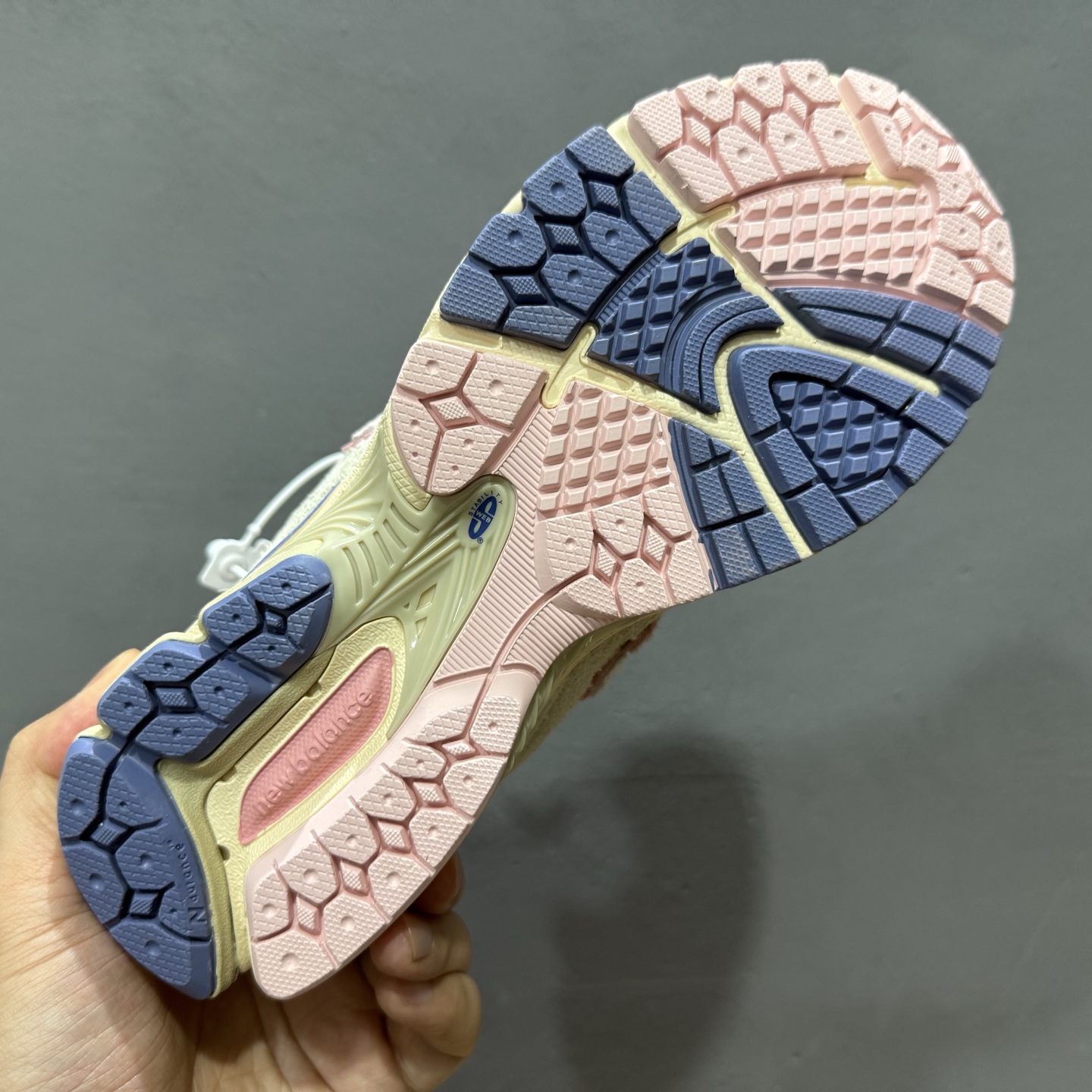 ￥230 New Balance 2002系列 复古休闲跑步鞋 M2002RHE